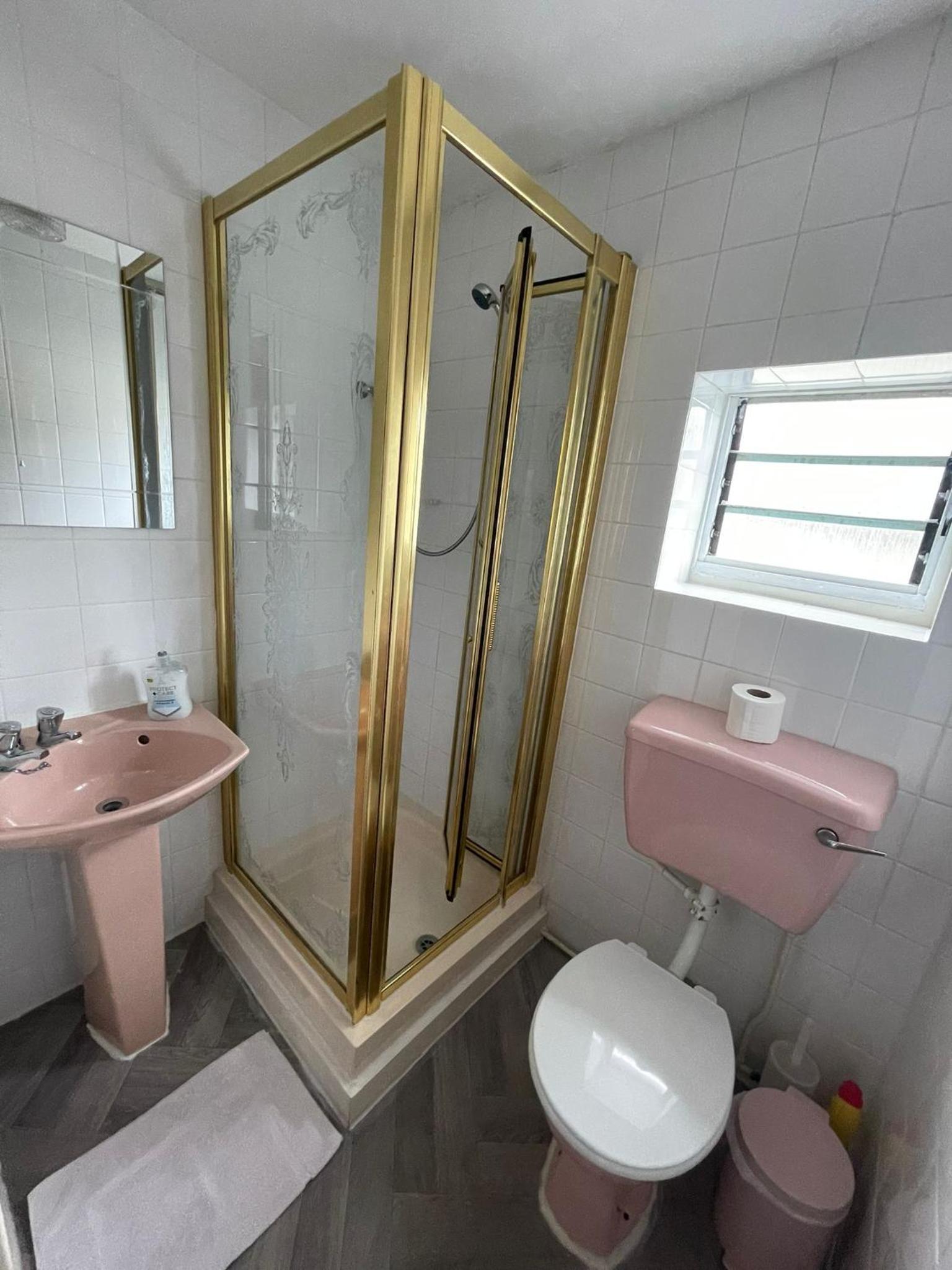 Small Double Room - Photo 5