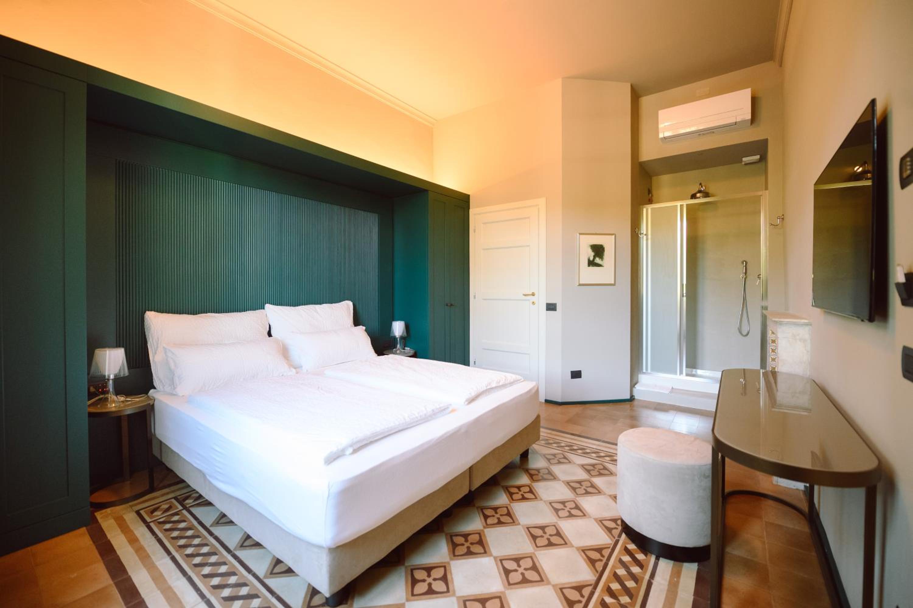 Economy Double Room photo 2