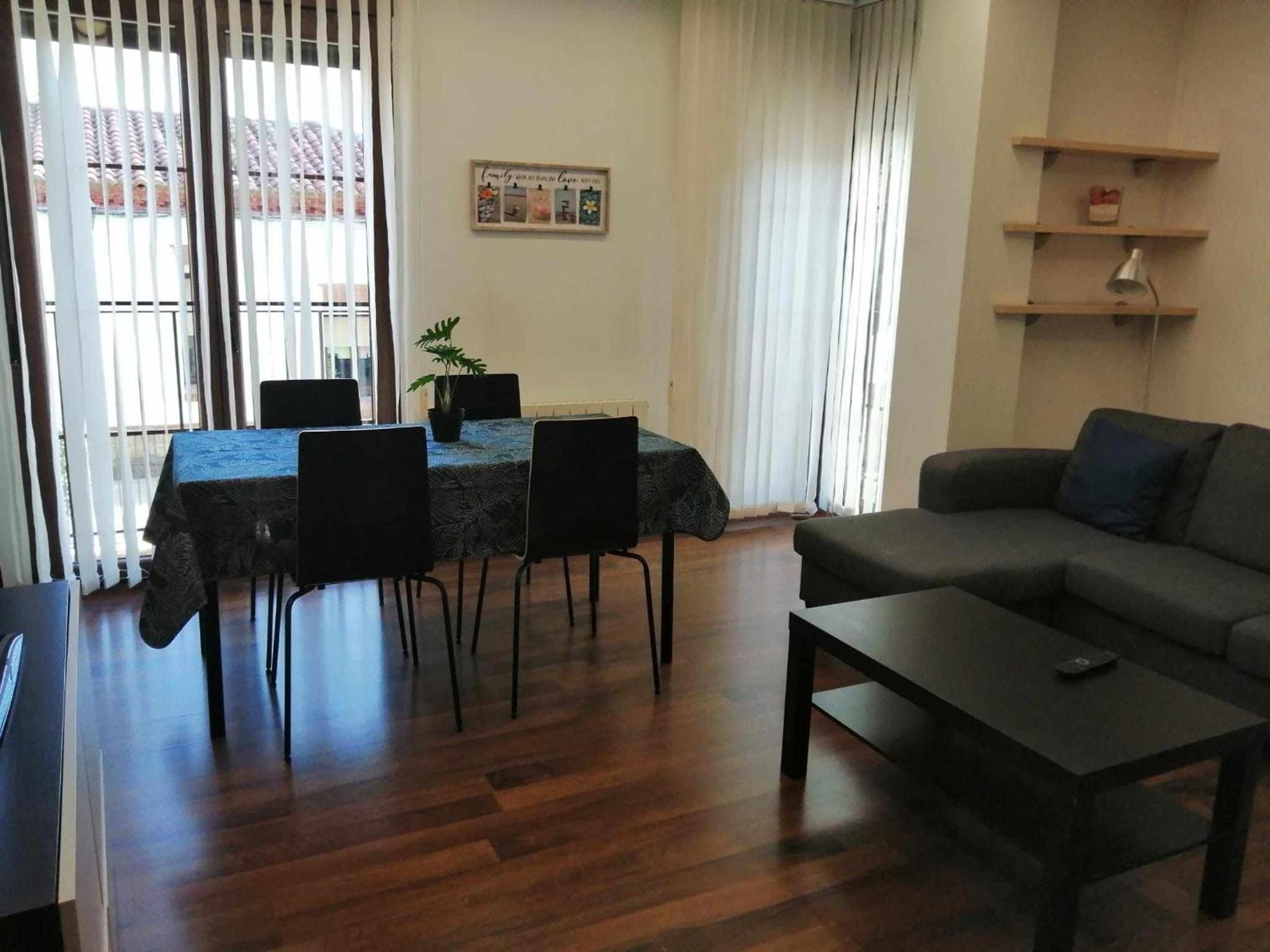 Apartment photo 2