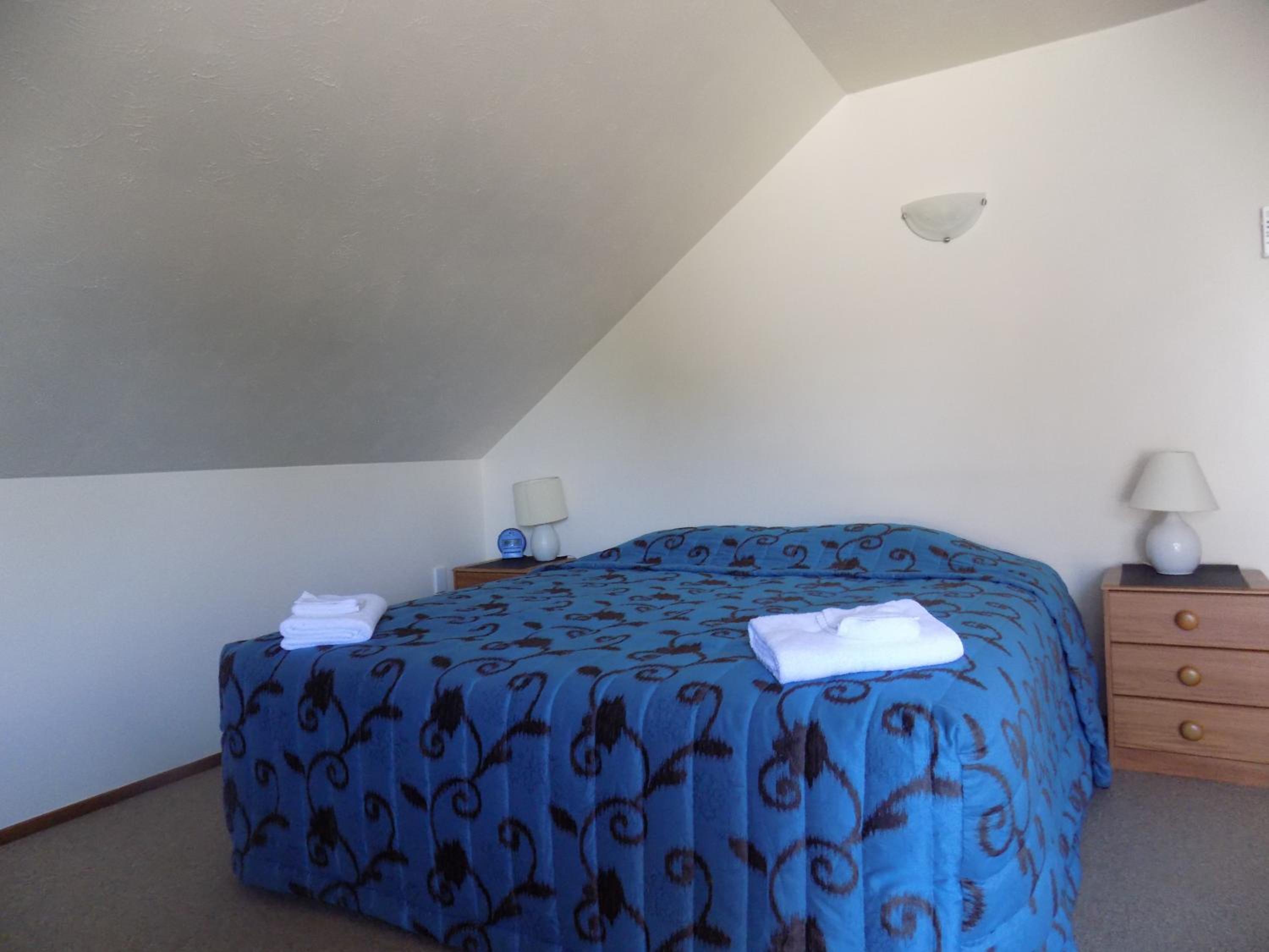 Studio with Separate Bedroom - Photo 6