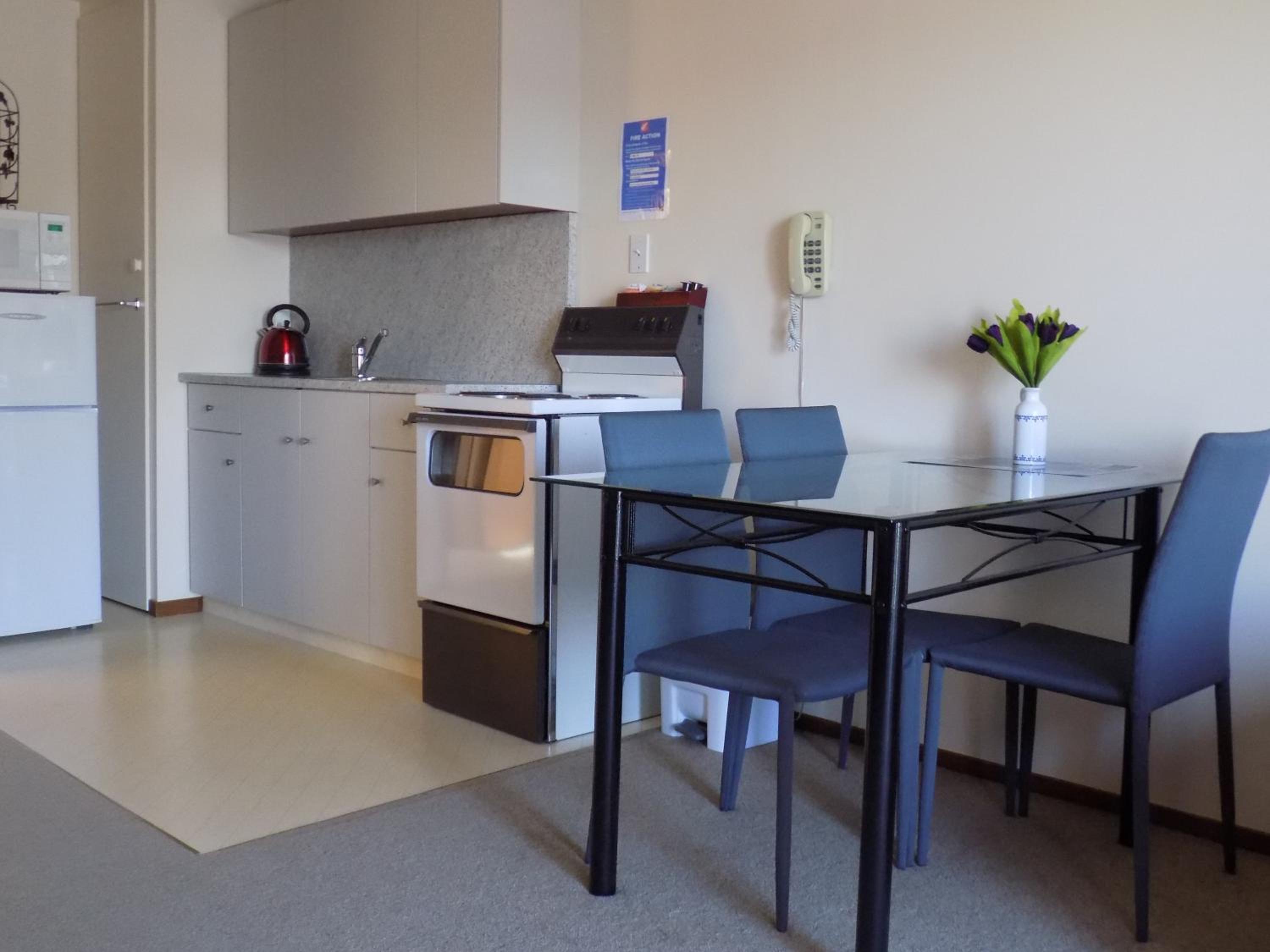 One-Bedroom Apartment - Photo 12