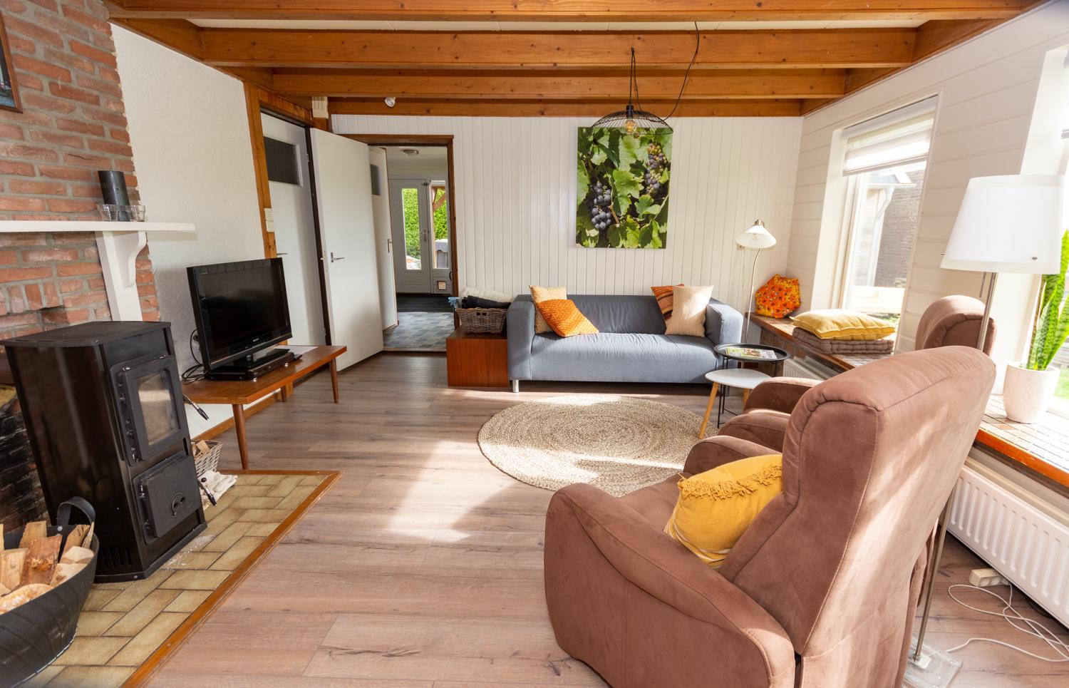 Three-Bedroom House photo 2