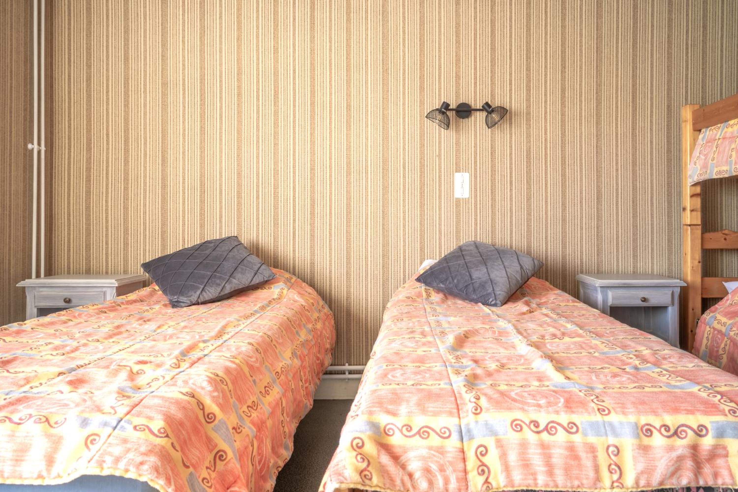 Quadruple Room with Mountain View - Photo 4