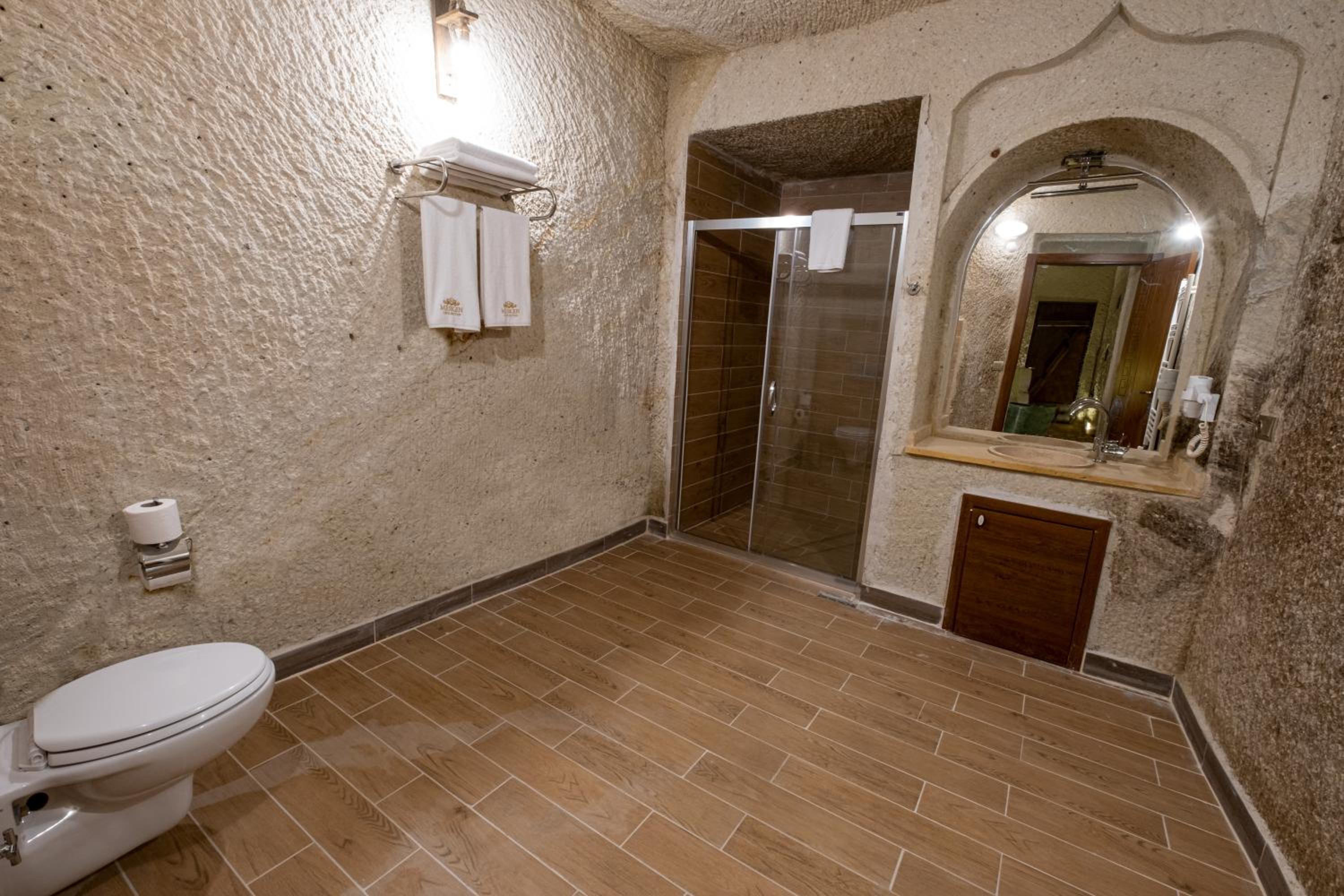 Deluxe Junior Suite - Photo 7