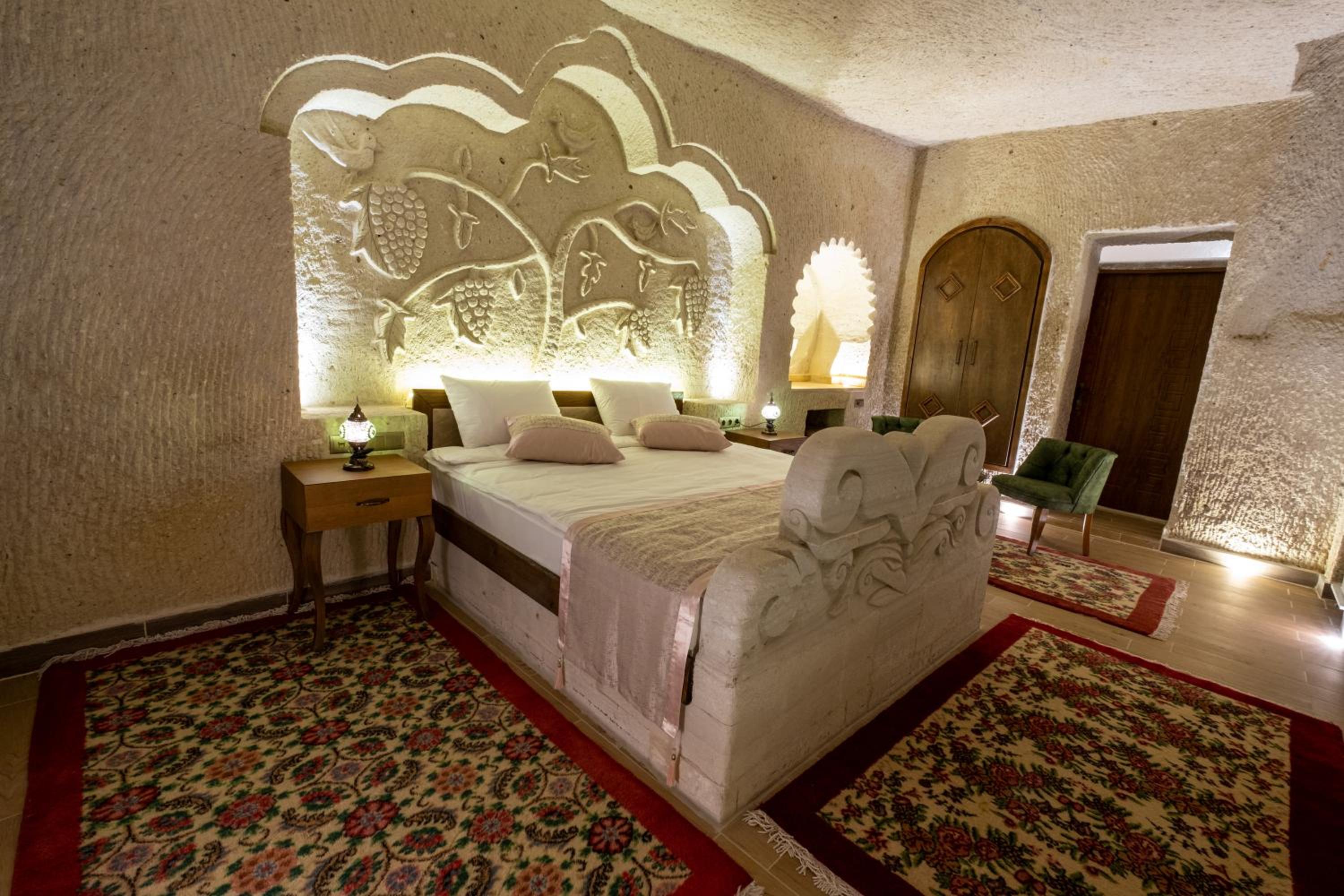 Deluxe Junior Suite - Photo 2