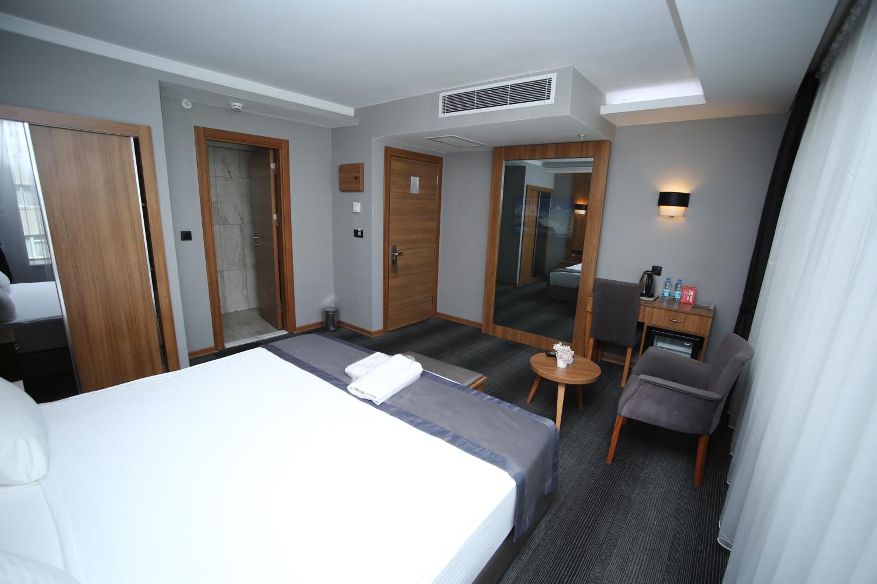 Large Single Room photo 1