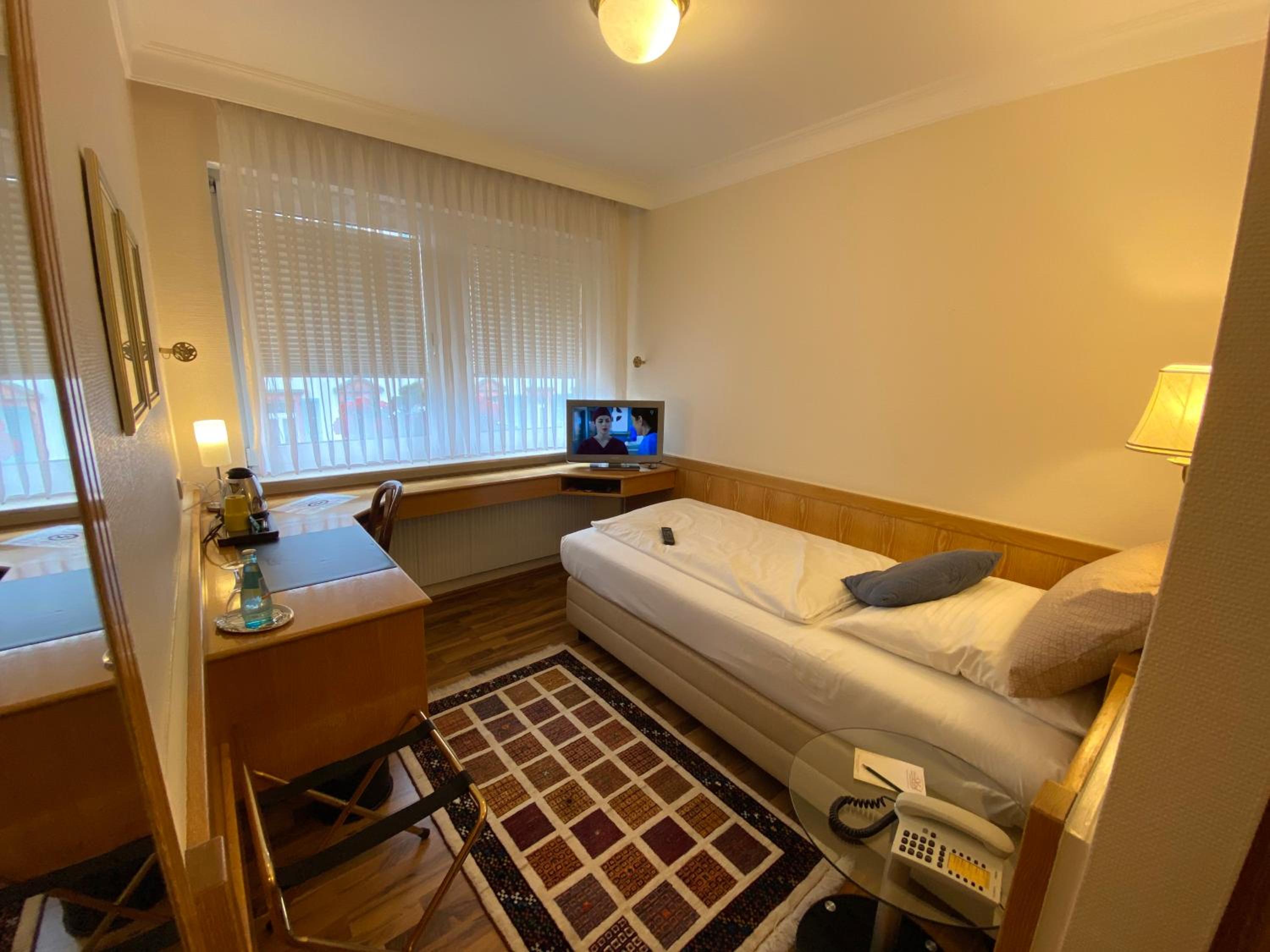 Single Room photo 2