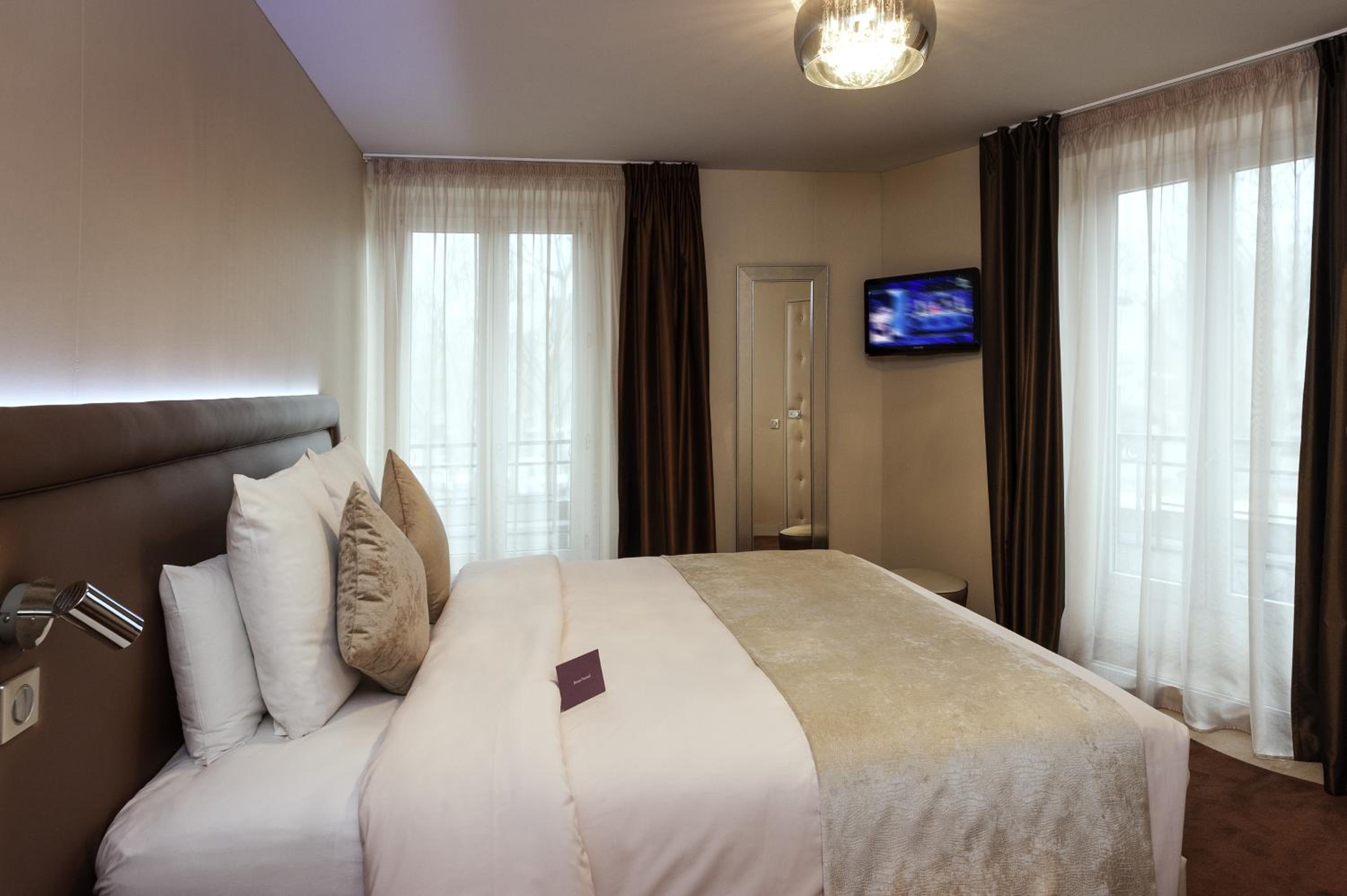 Classic Â Double Room thumbnail 5