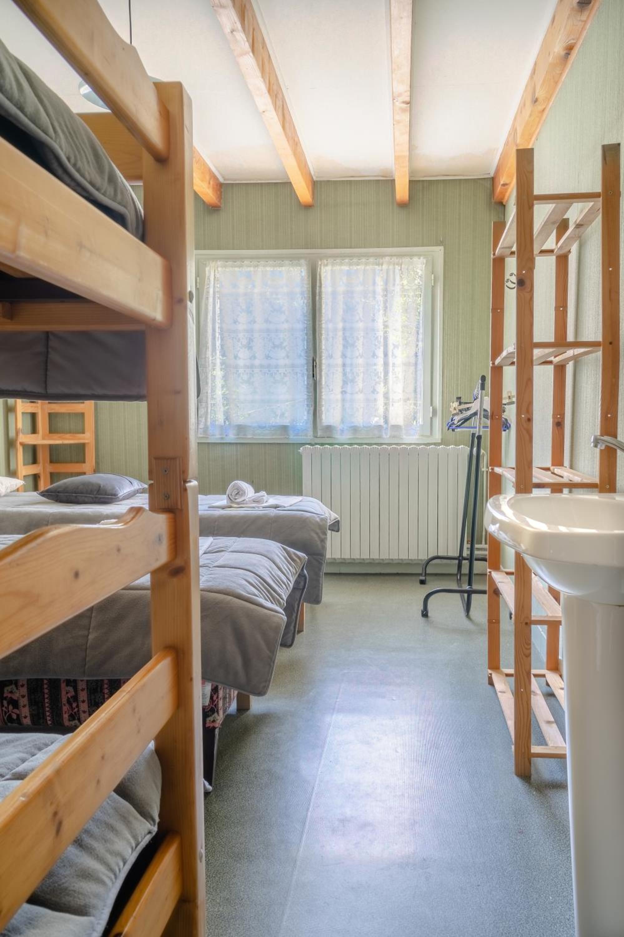 Quadruple Room with Mountain View - Photo 1