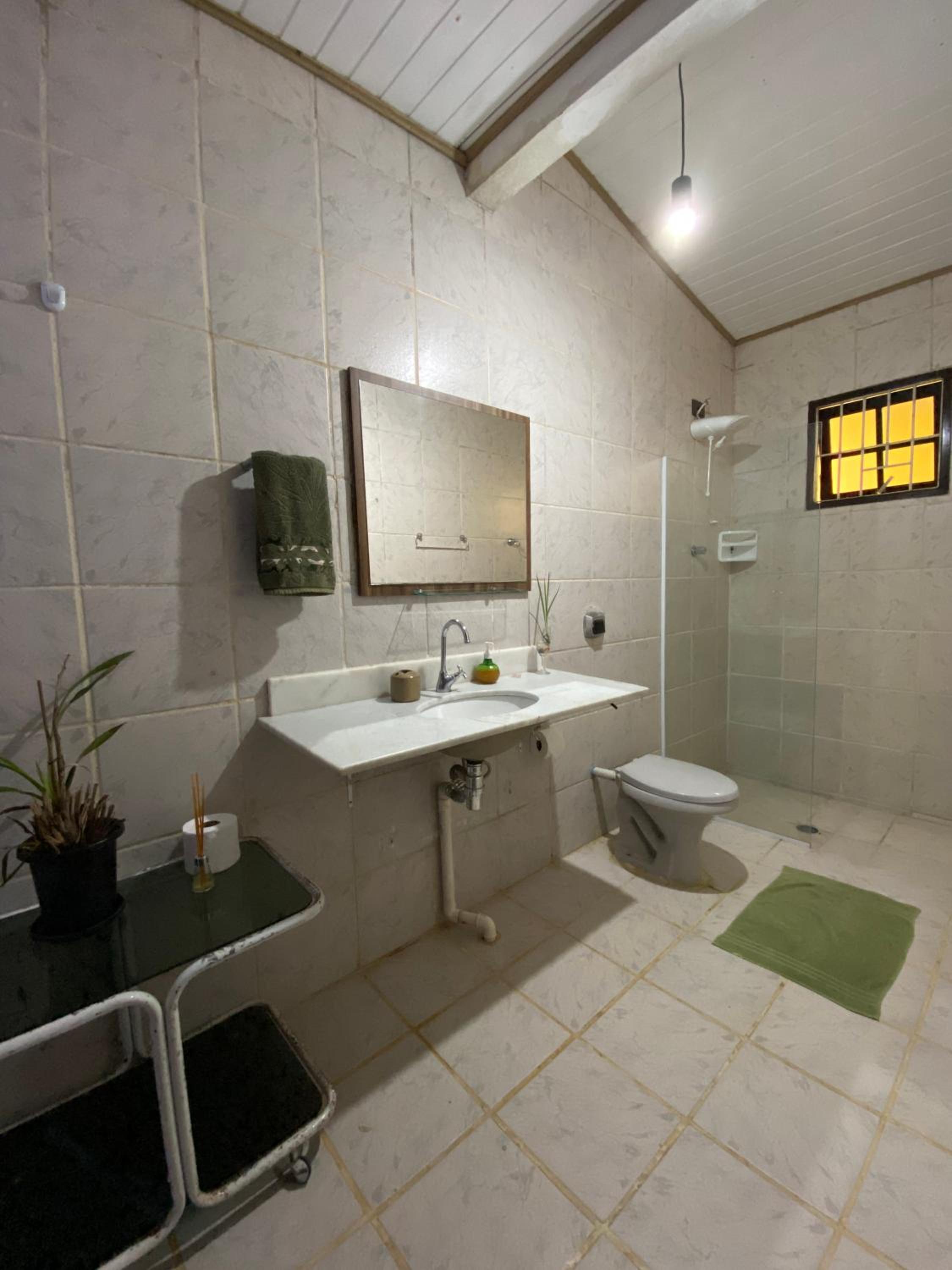 Deluxe Queen Suite - Photo 2