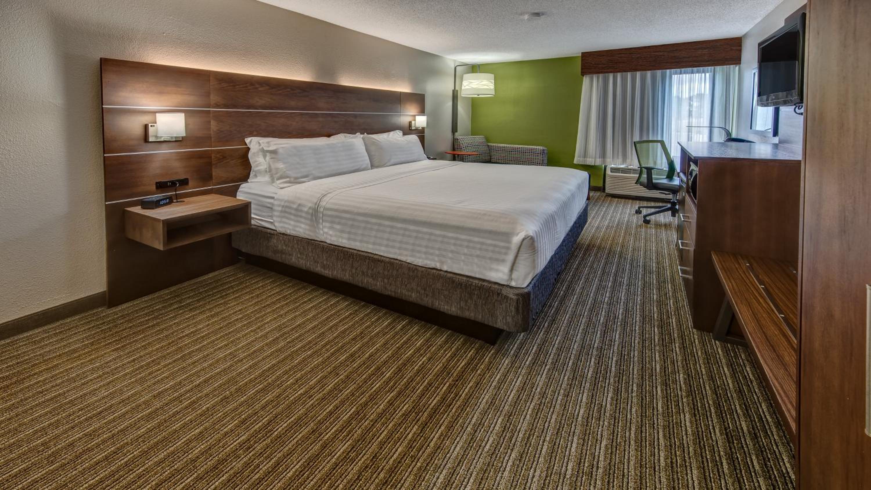 Standard King Room - Photo 2