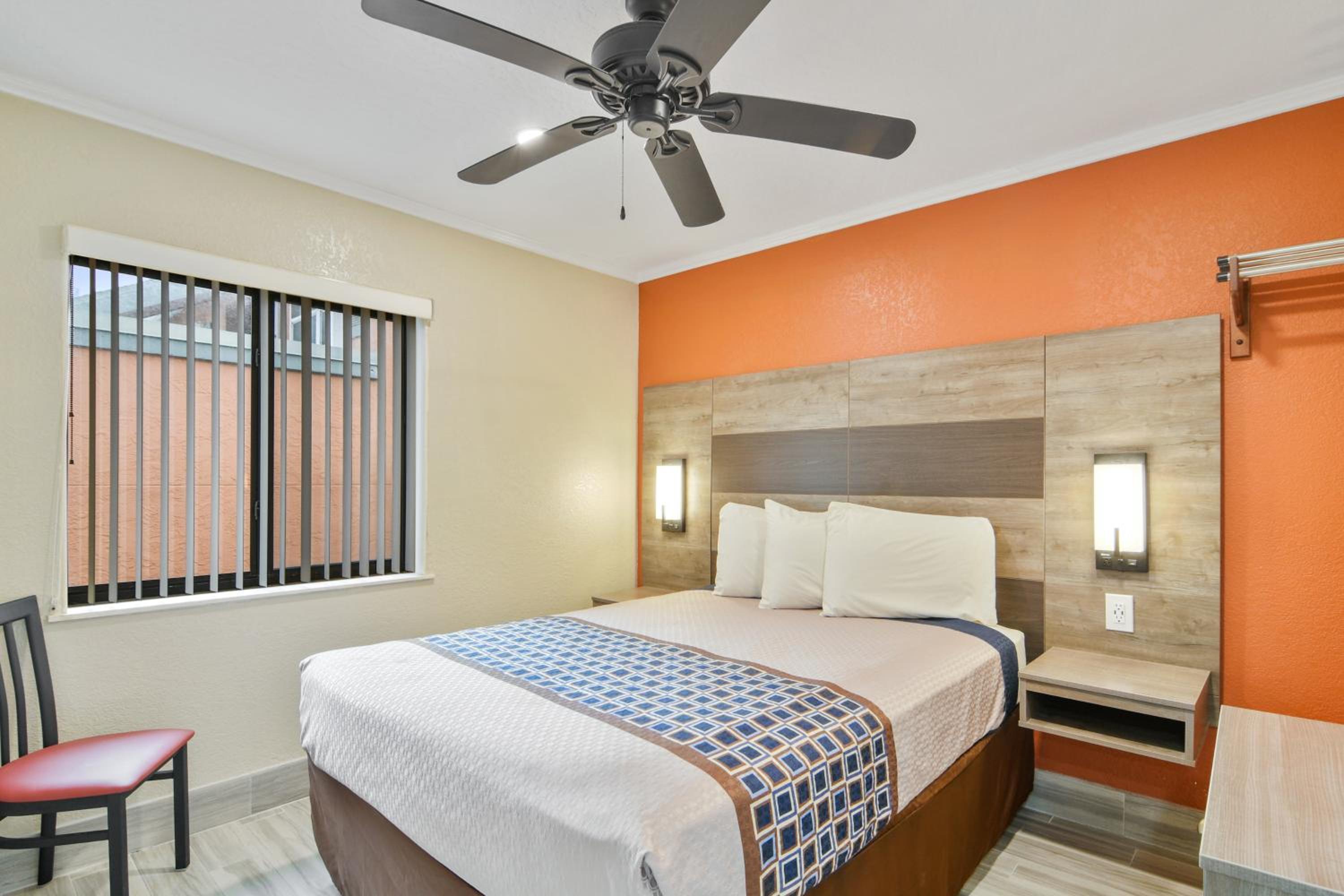 Two-Bedroom Suite - Non-Smoking photo 3