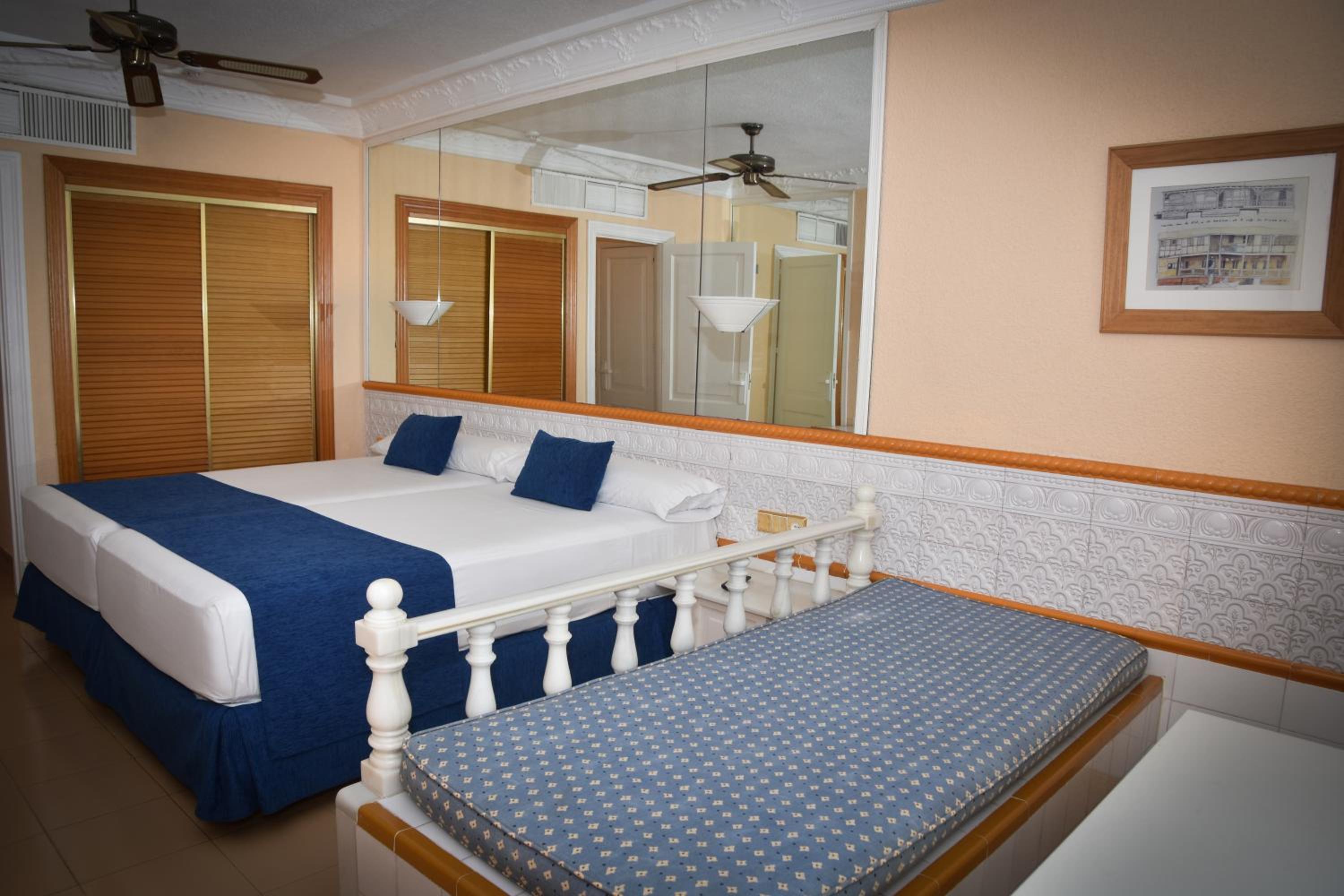 Habitación doble (2 adultos + 1 niño)