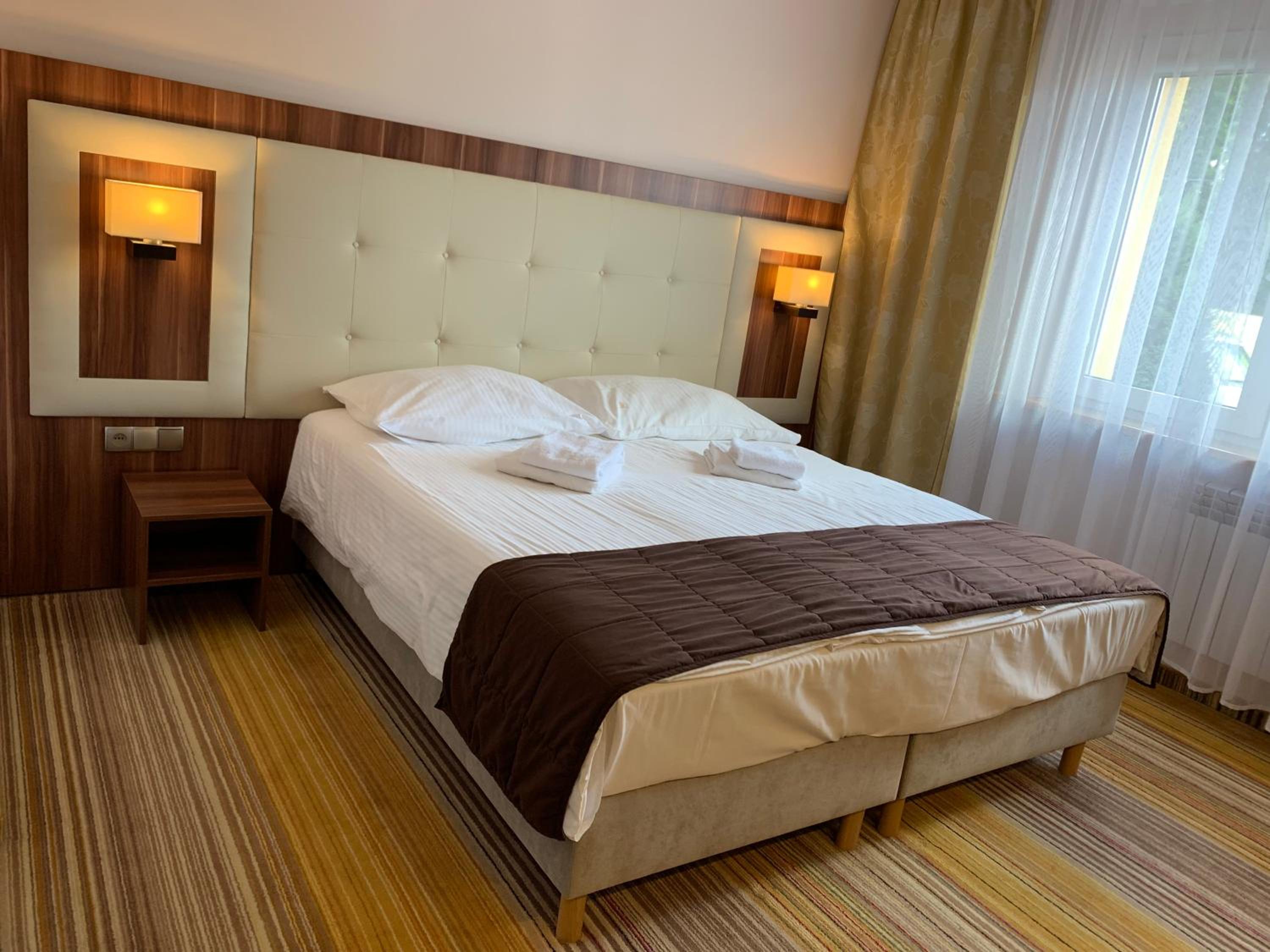 Double or Twin Room - Photo 6