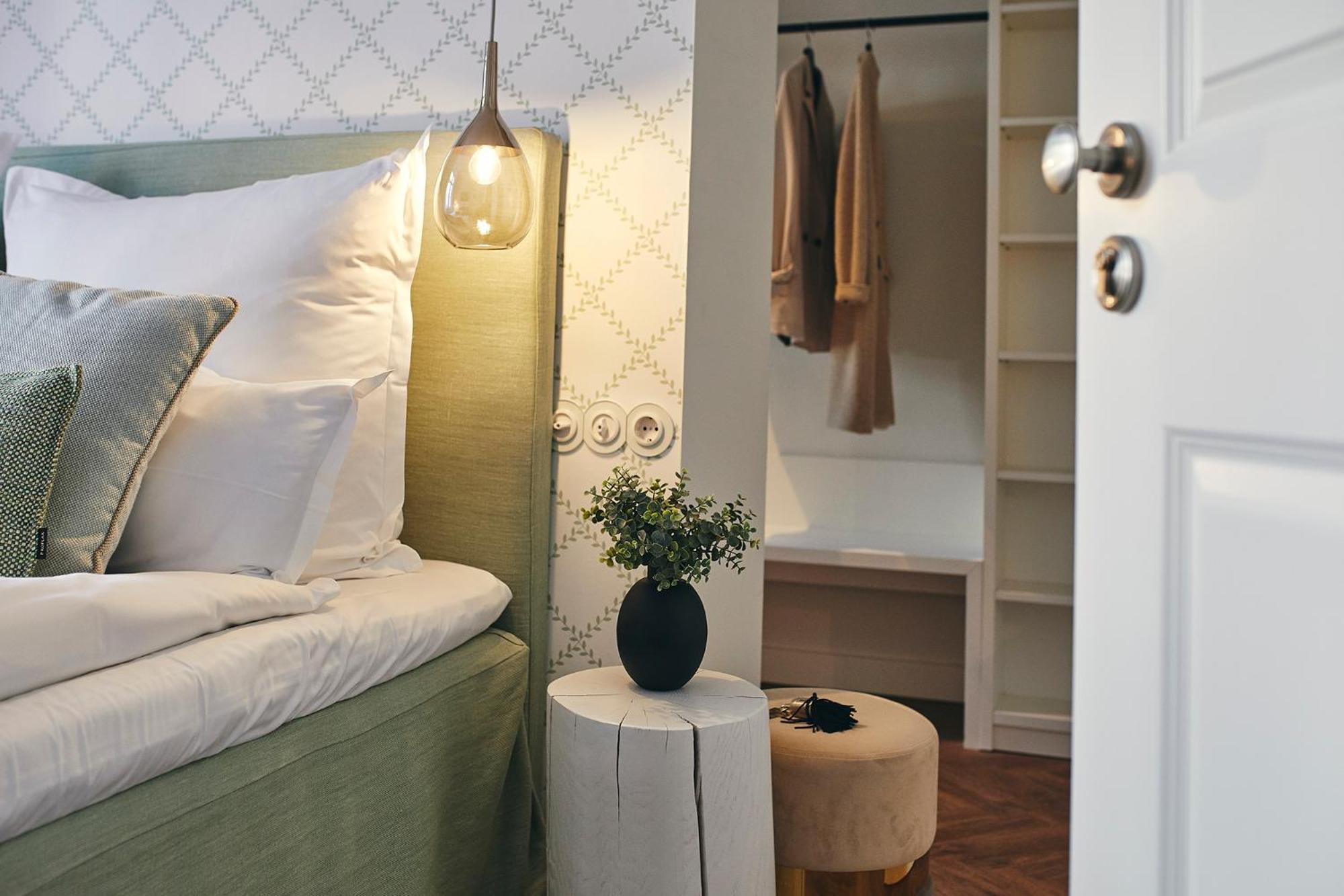 Premium Double Room - Photo 8