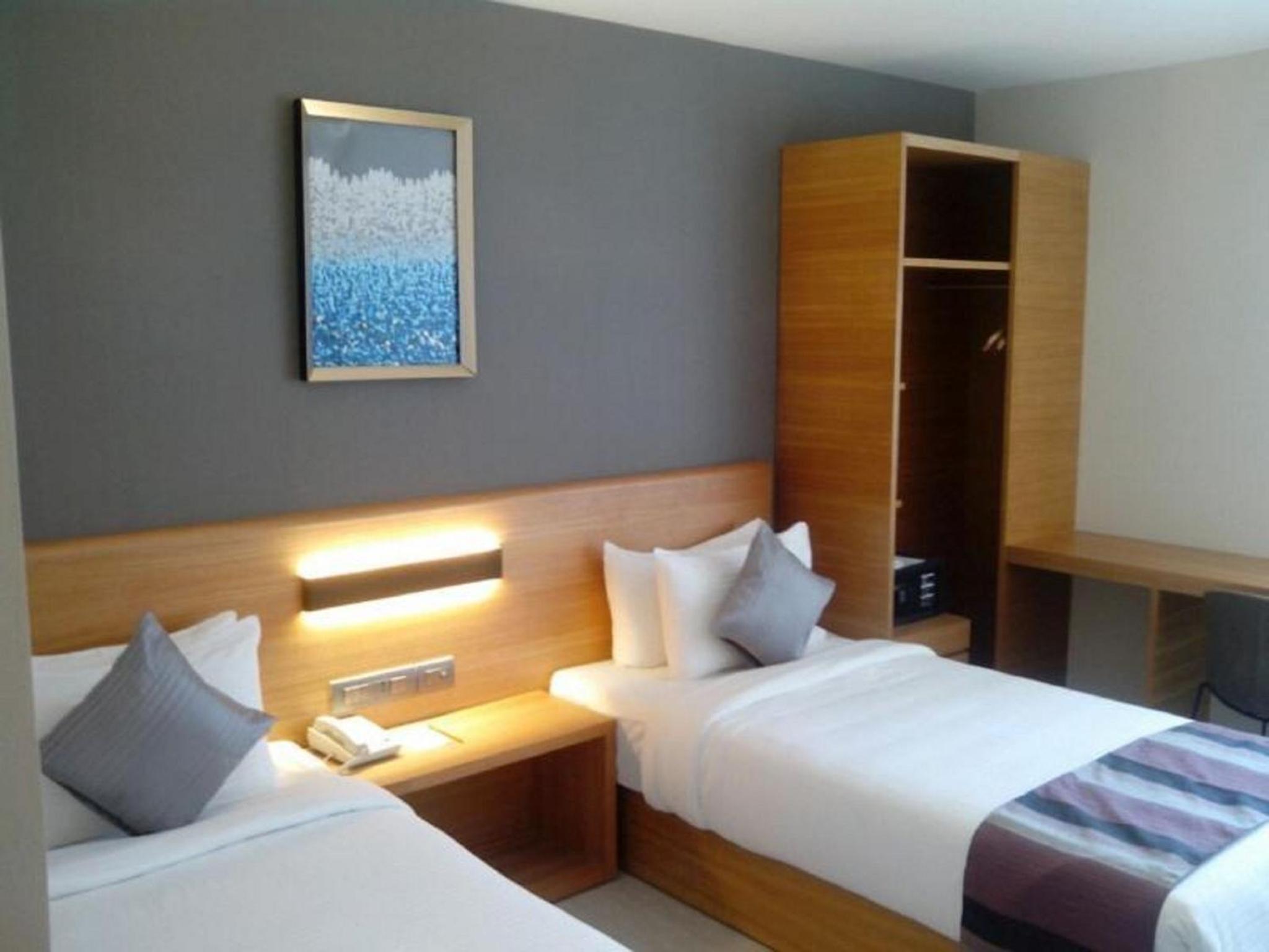 Premium Room - 10% off on Laundry, 10% off on F&B photo 2
