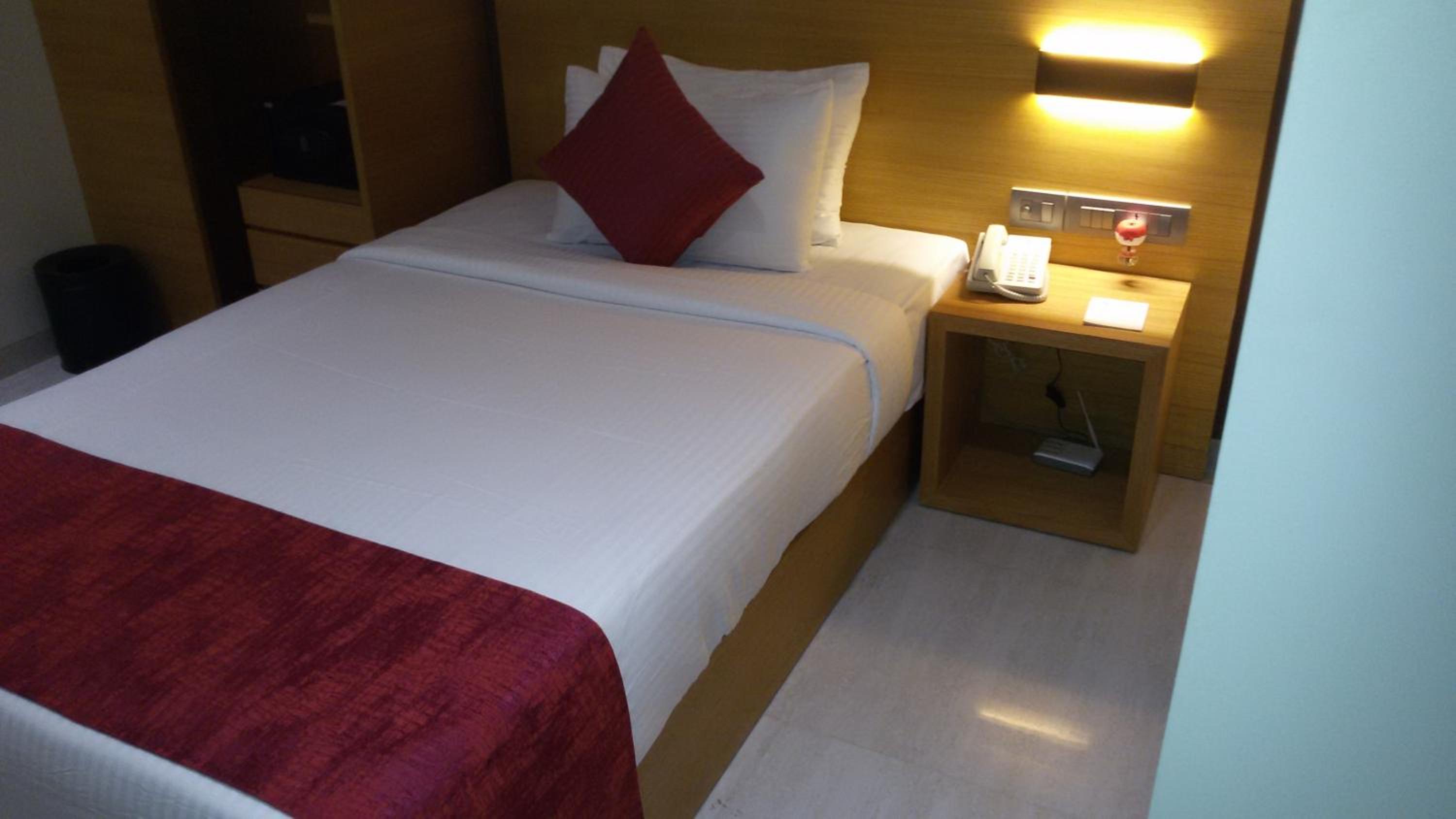 Executive Single Room - 10% off on Laundry, 10% off on F&B photo 3