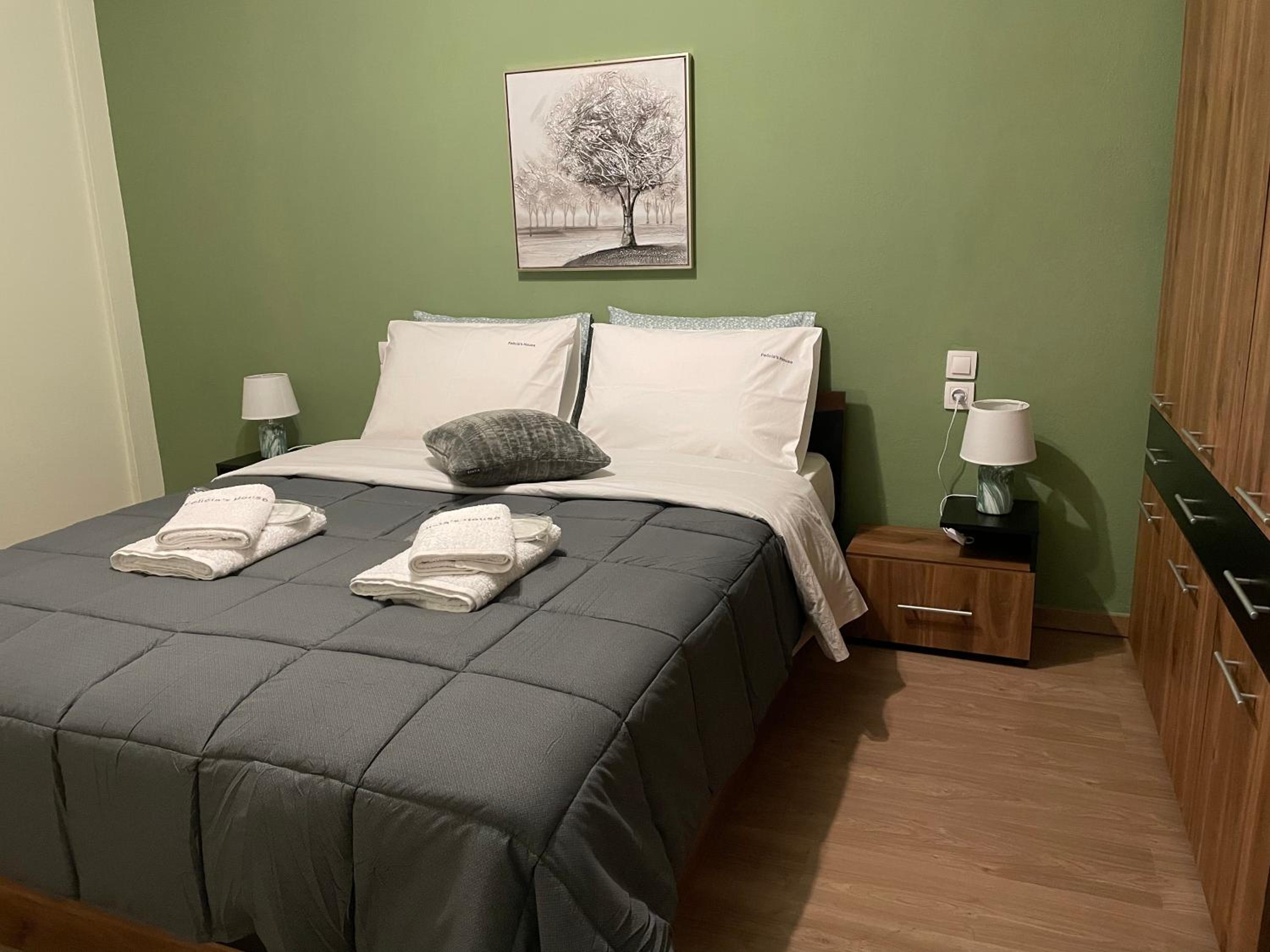 Two-Bedroom House - Photo 40