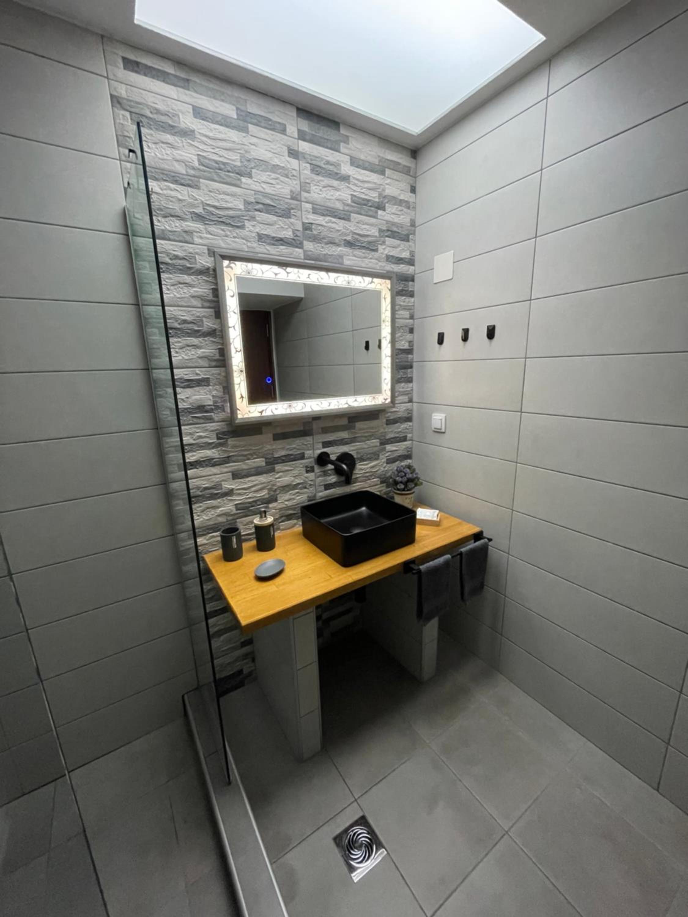 Two-Bedroom House - Photo 43