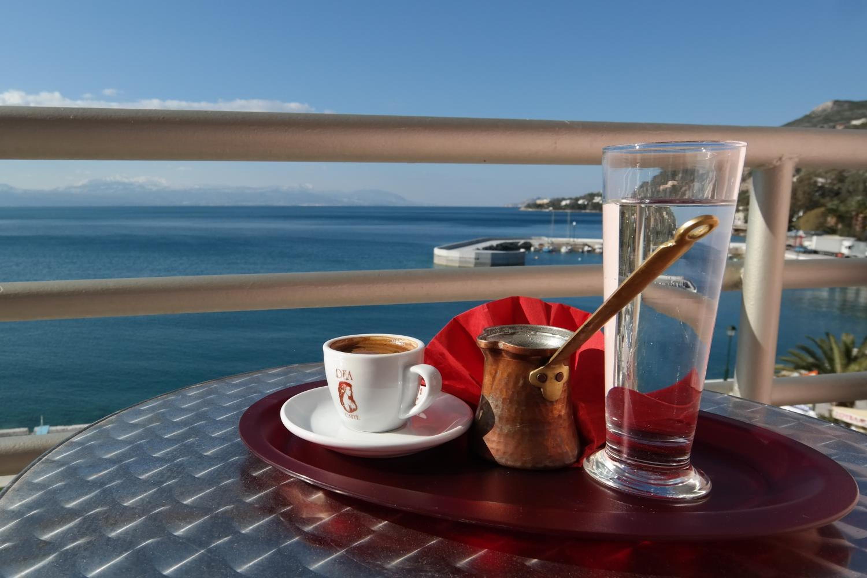 Double or Twin Room with Sea View - Photo 3