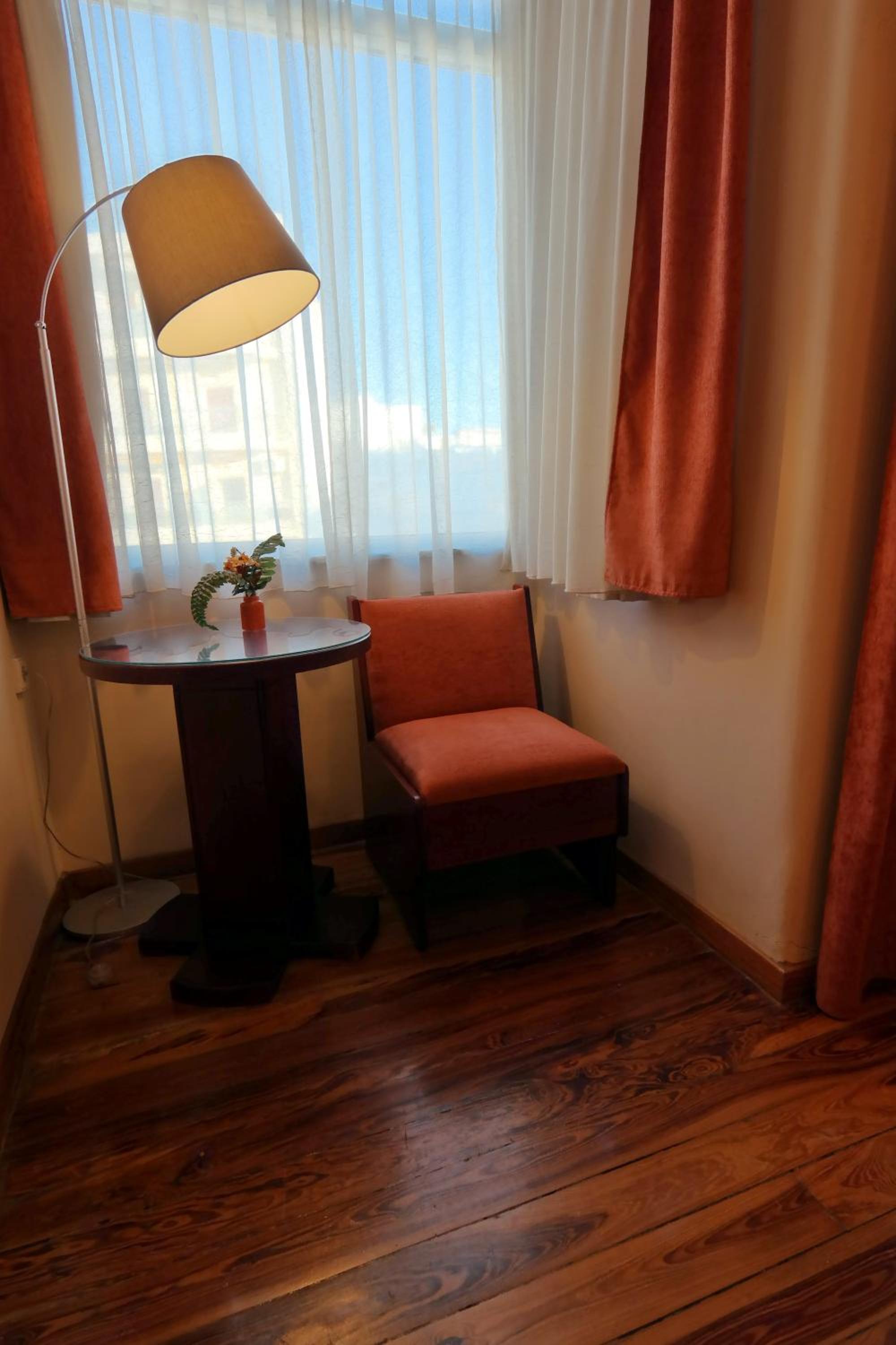 Double or Twin Room with City View - Photo 1