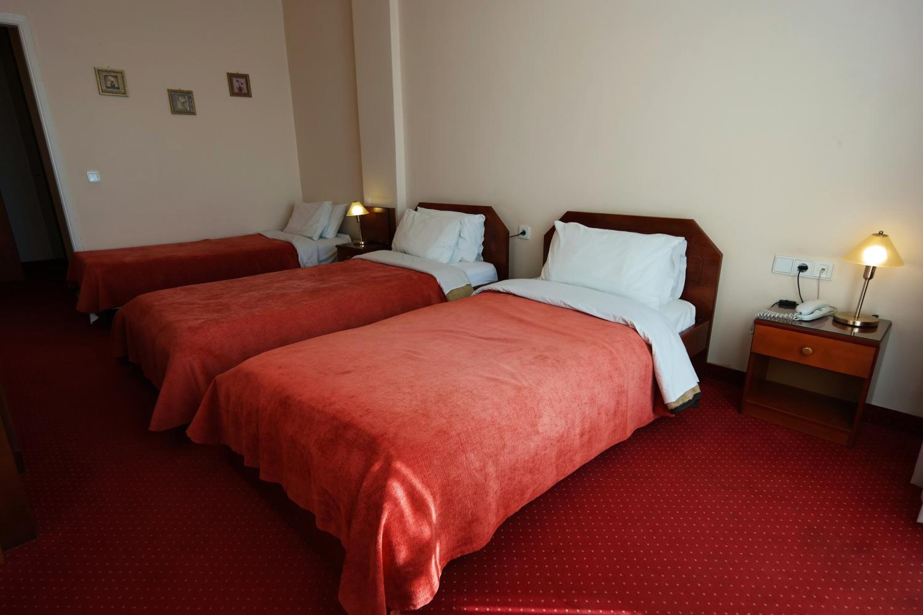 Triple Room with City View - Photo 4