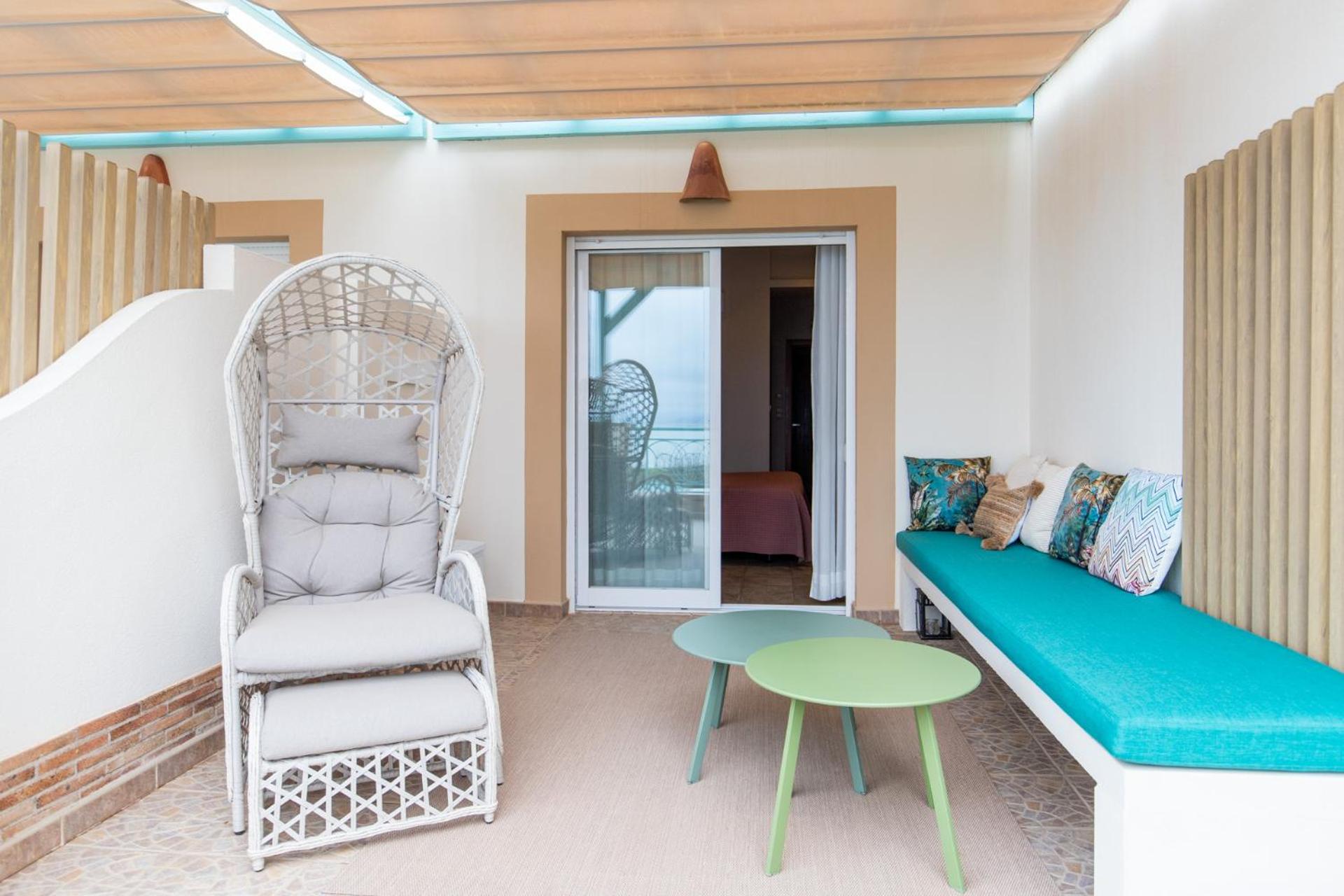 Double or Twin Room with Frontal Sea View and Terrace - Photo 6