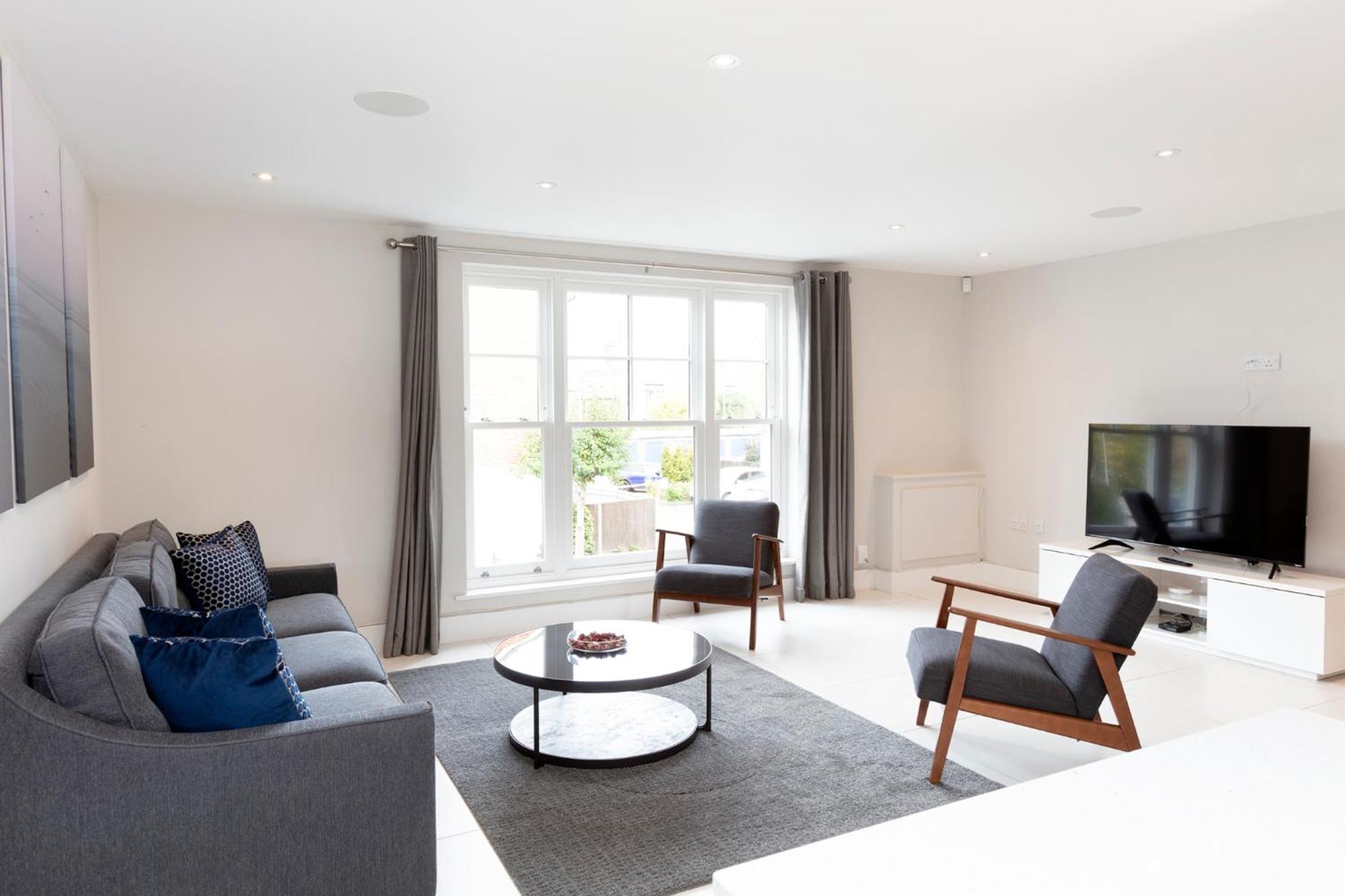 Four-Bedroom House photo 1