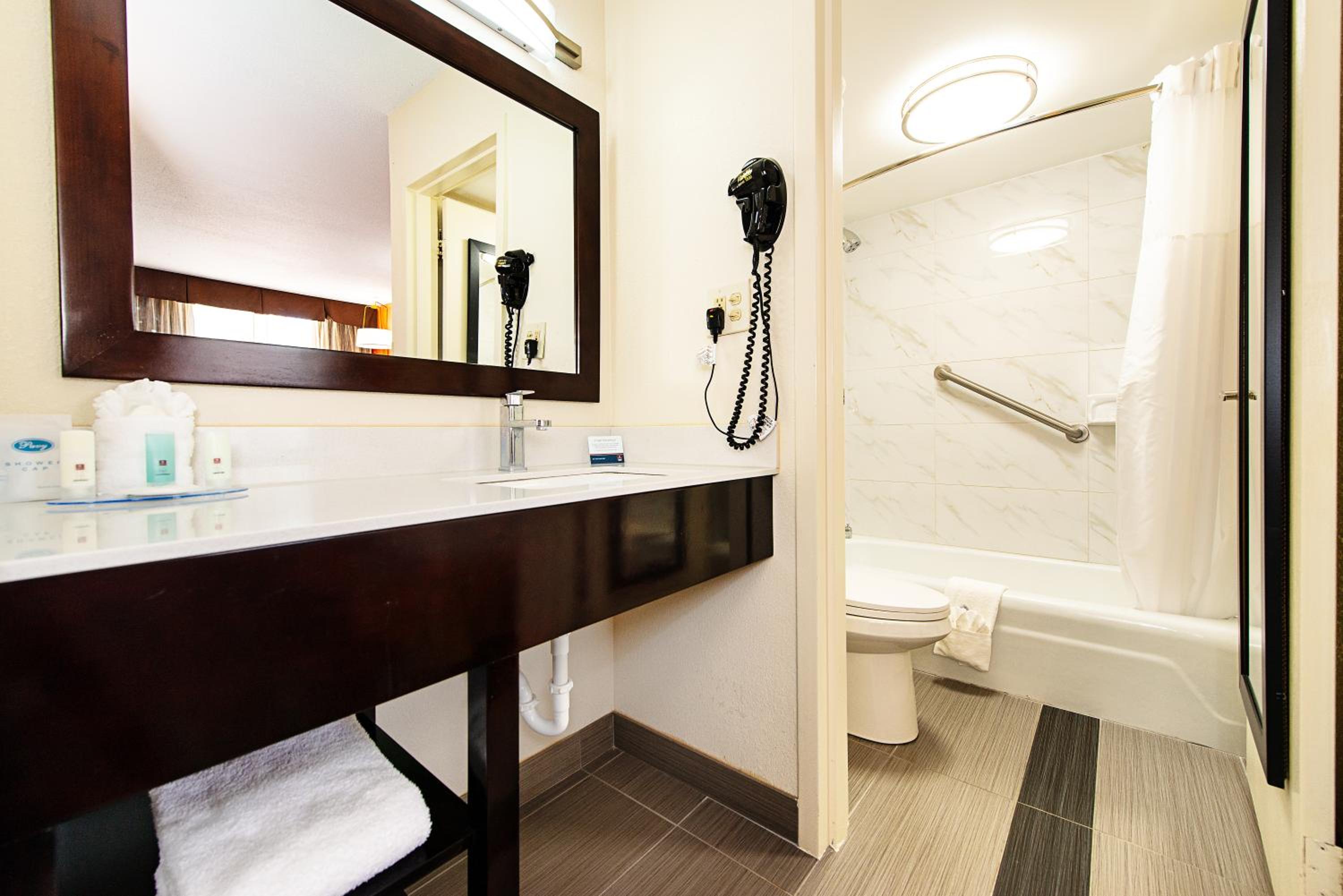 King Room - Disability Access - Photo 4