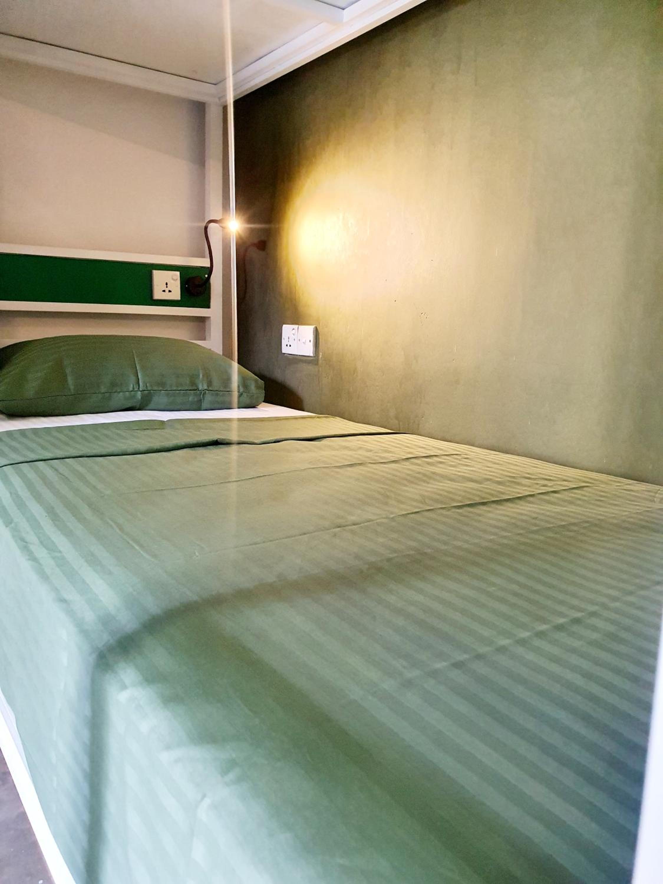 Bed in 6-Bed Female Dormitory Room photo 1