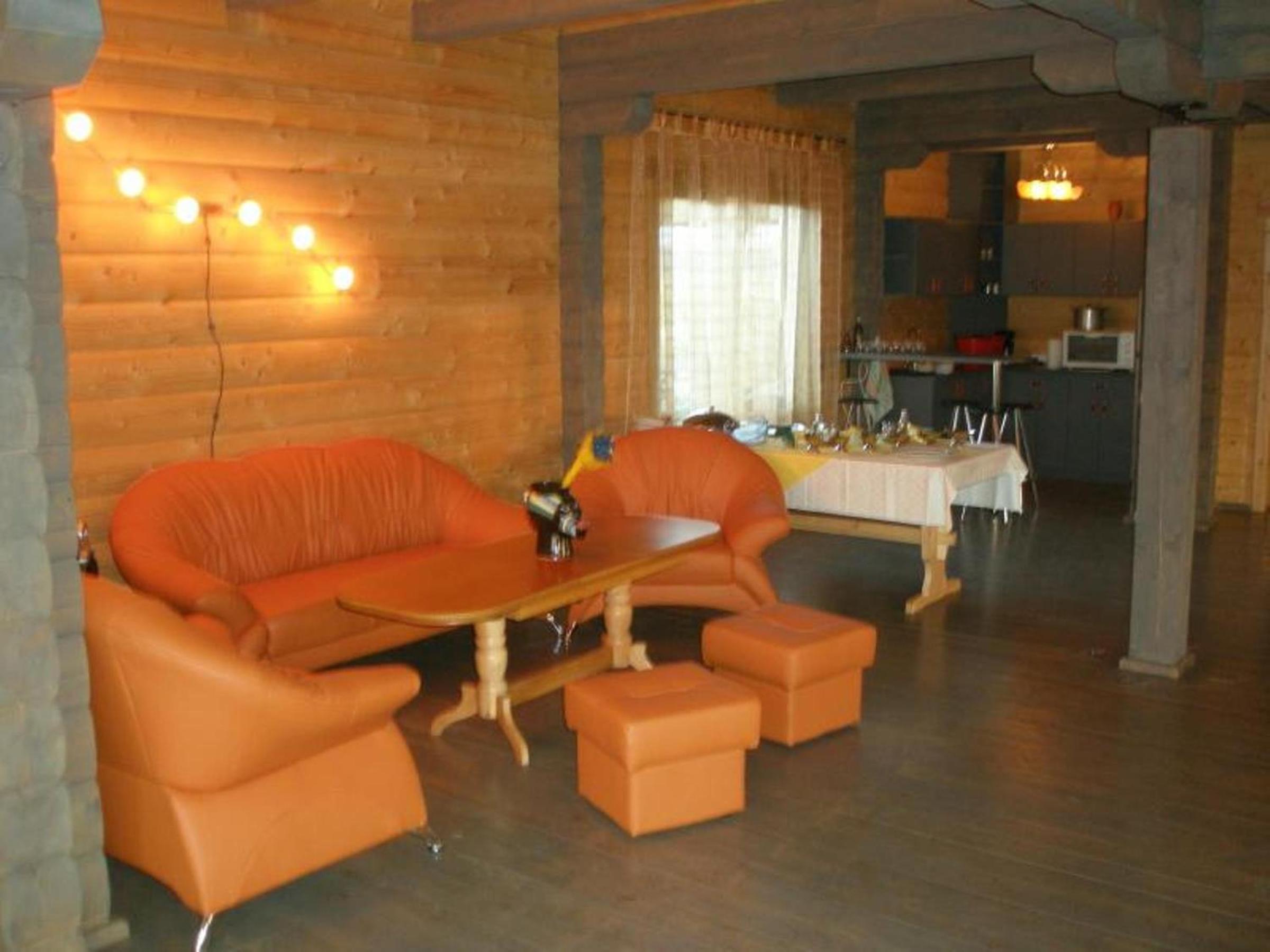 Seven-Bedroom House photo 3