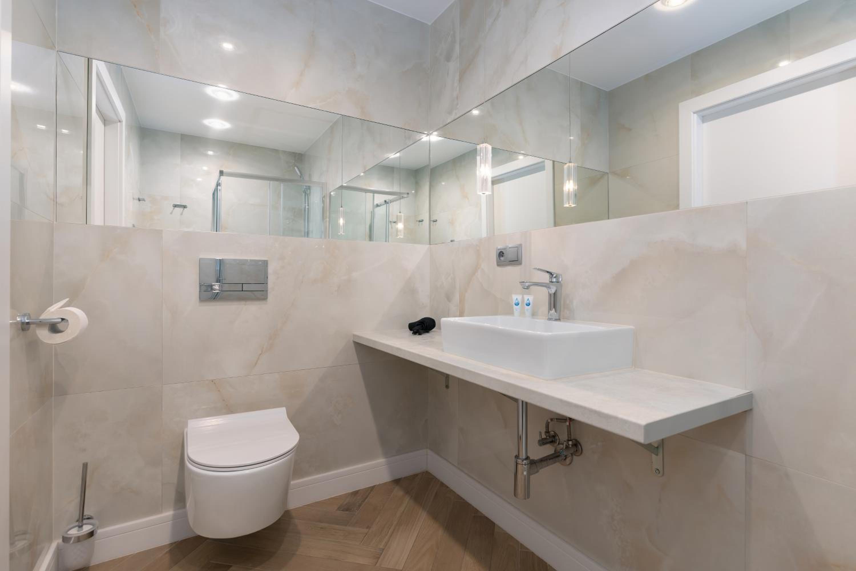 Deluxe Suite Apartment - Photo 12