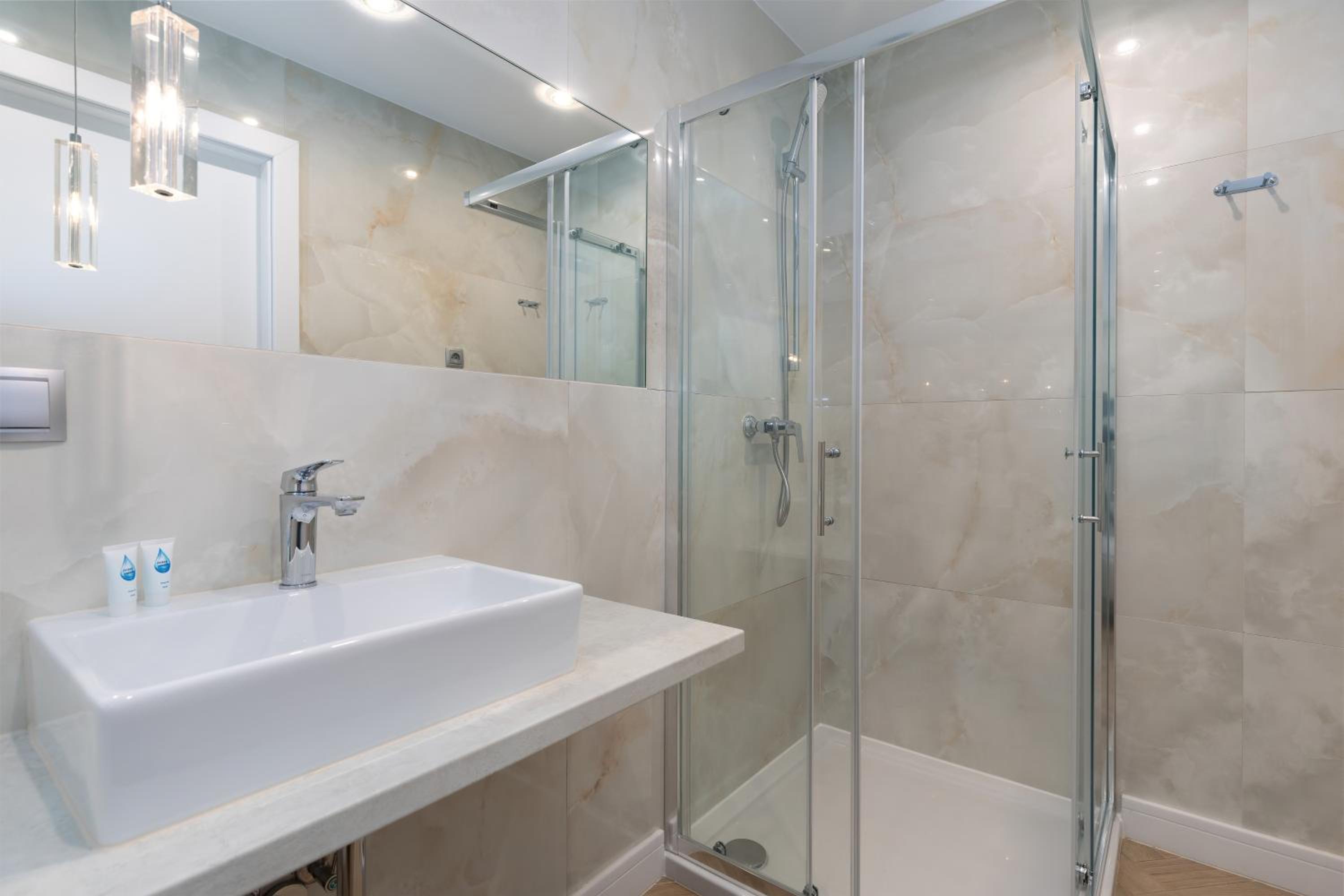 Deluxe Suite Apartment - Photo 11