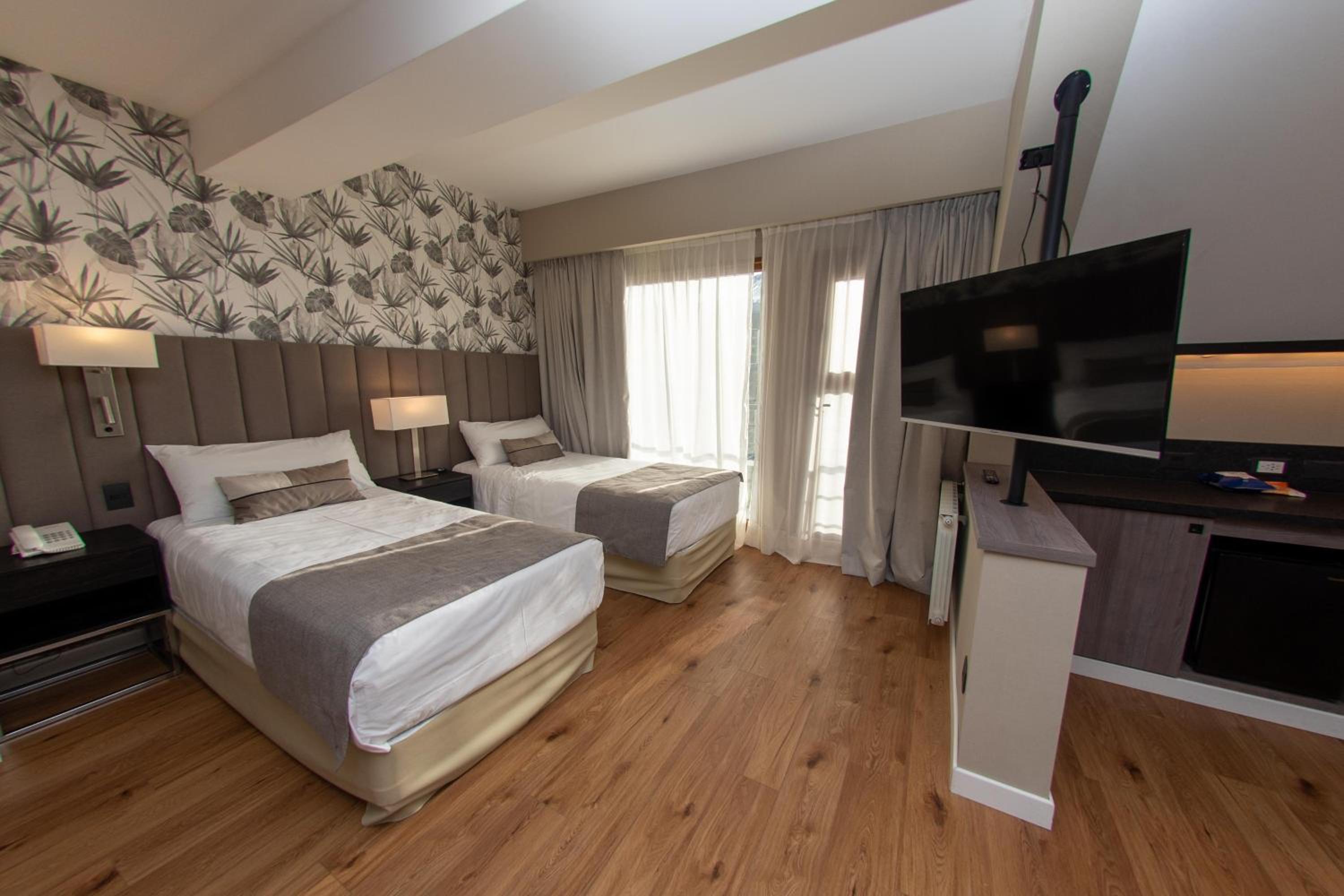 Suite With Mountain View