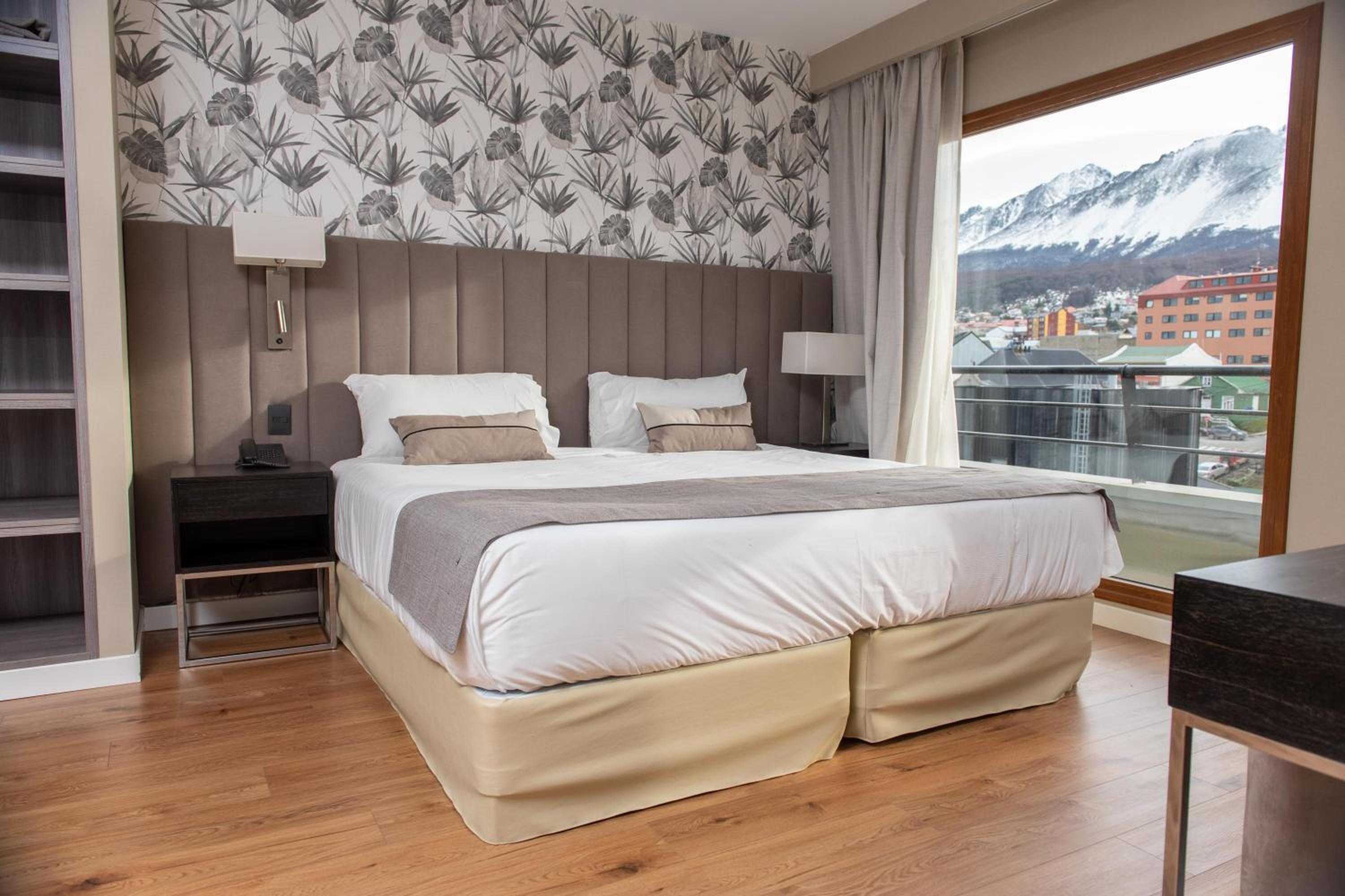 Suite With Mountain View