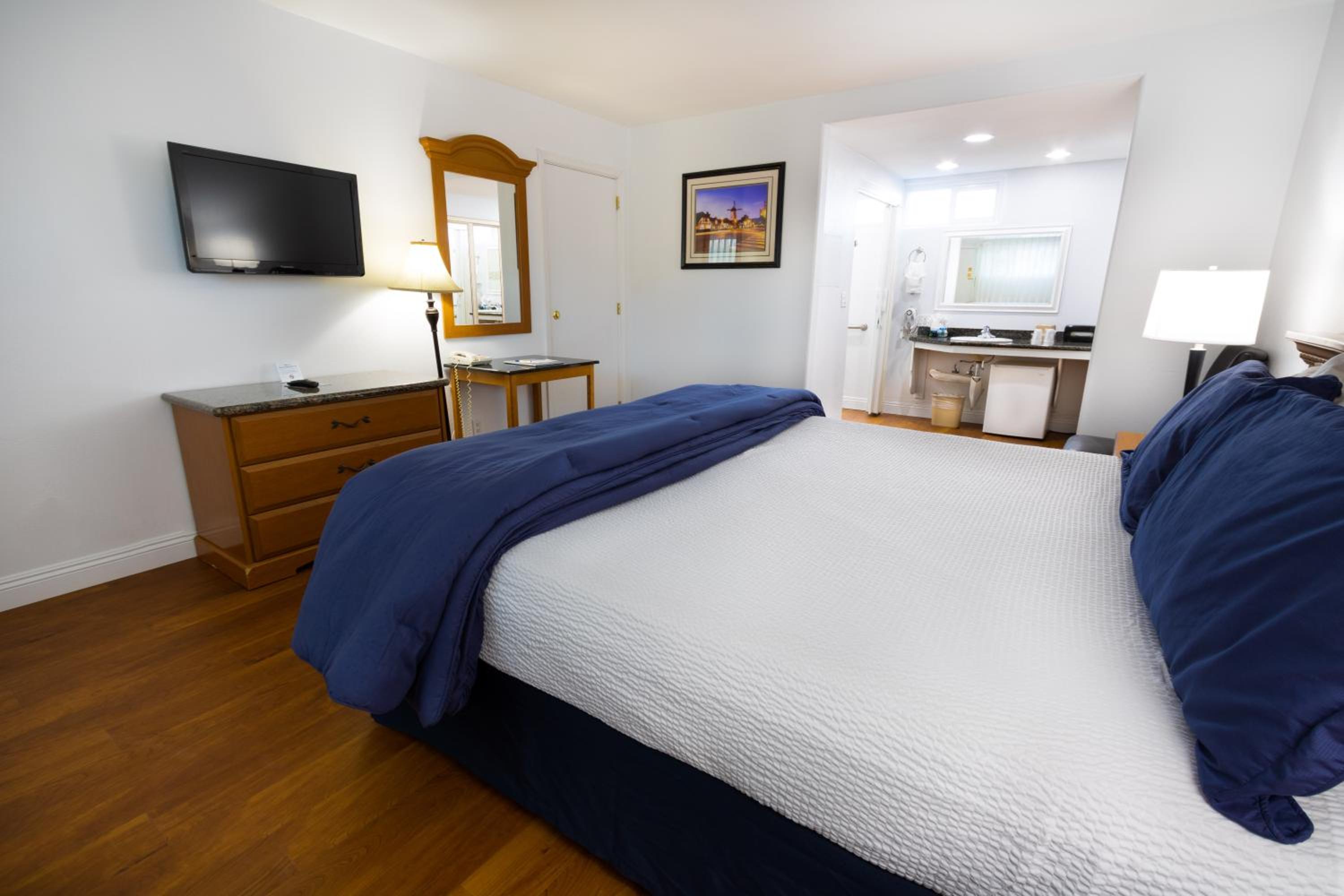 Standard Queen Room (Ground Level) - Photo 5