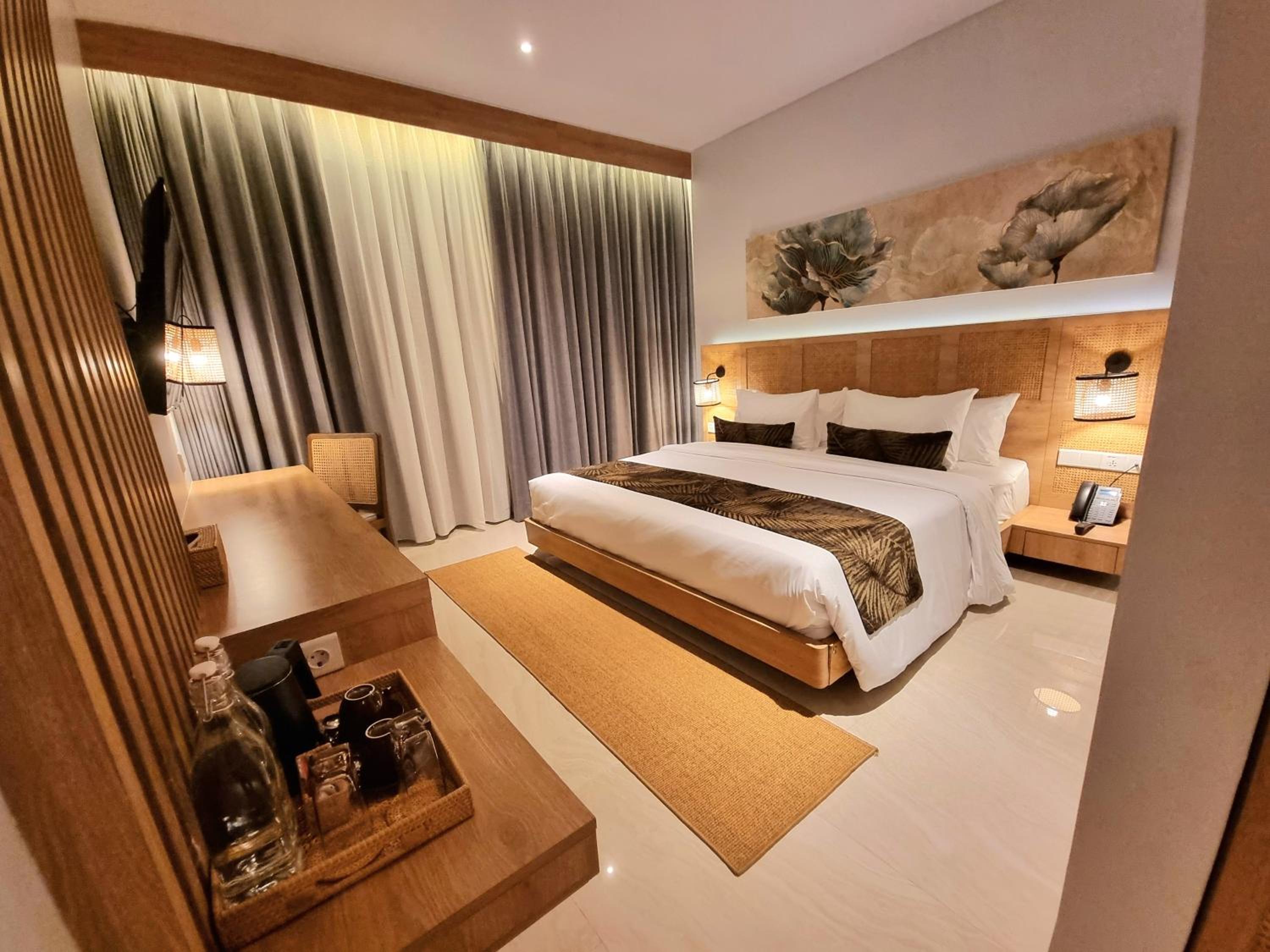 Deluxe Double Room with Hill View - Photo 2