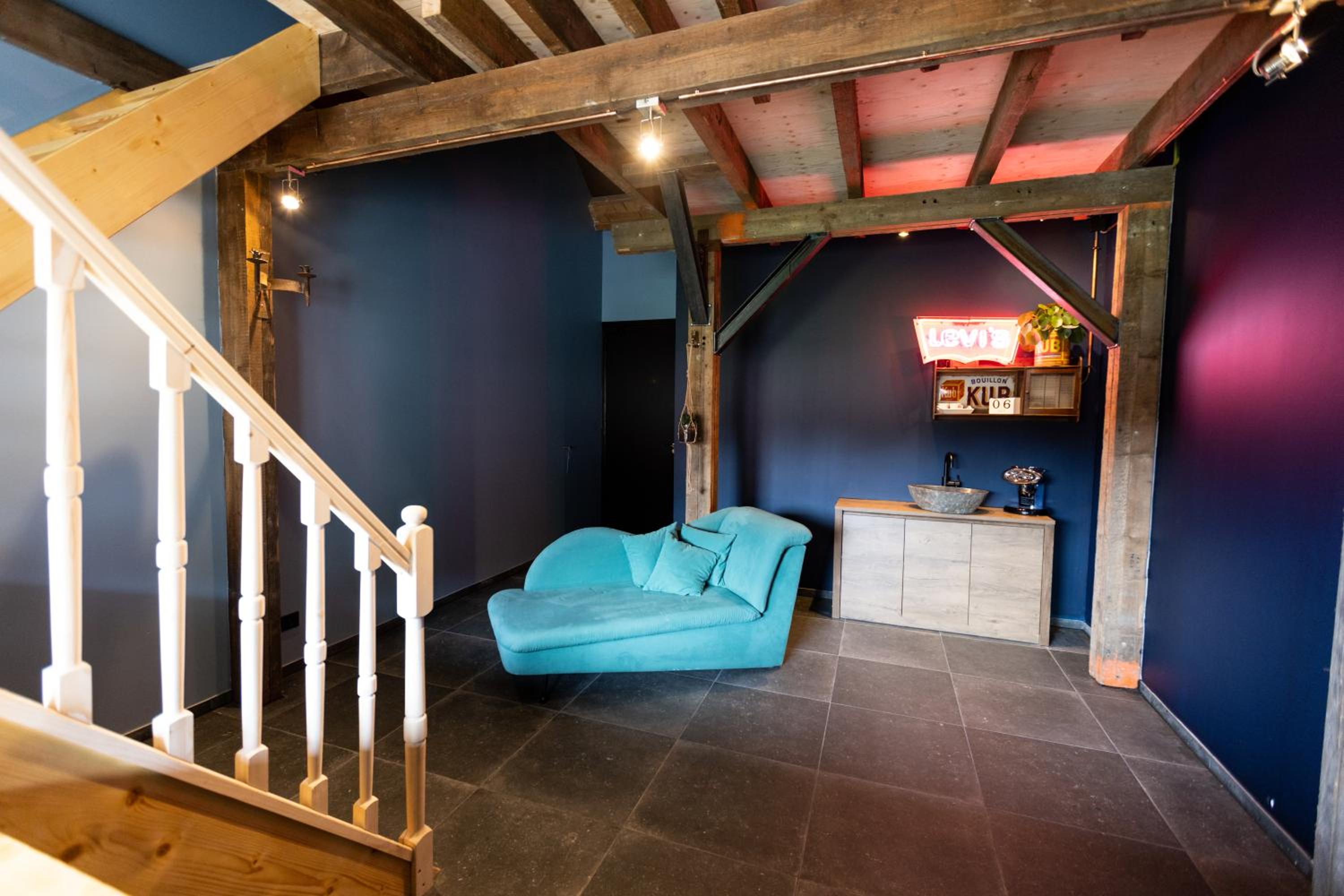 Deluxe King Room photo 1