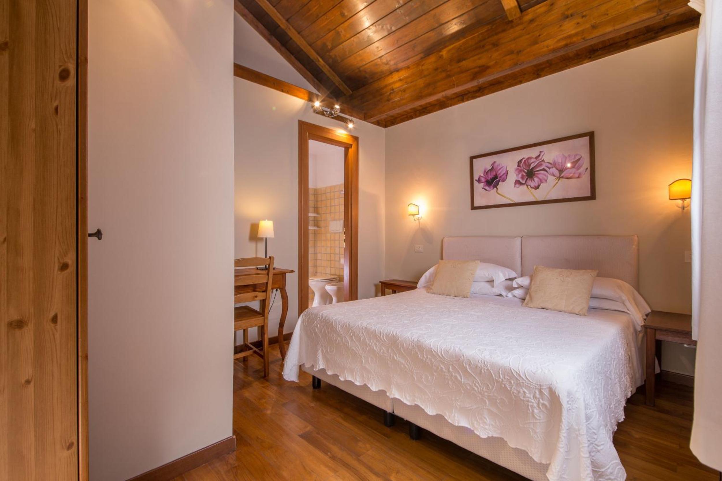 Small Double Room photo 1