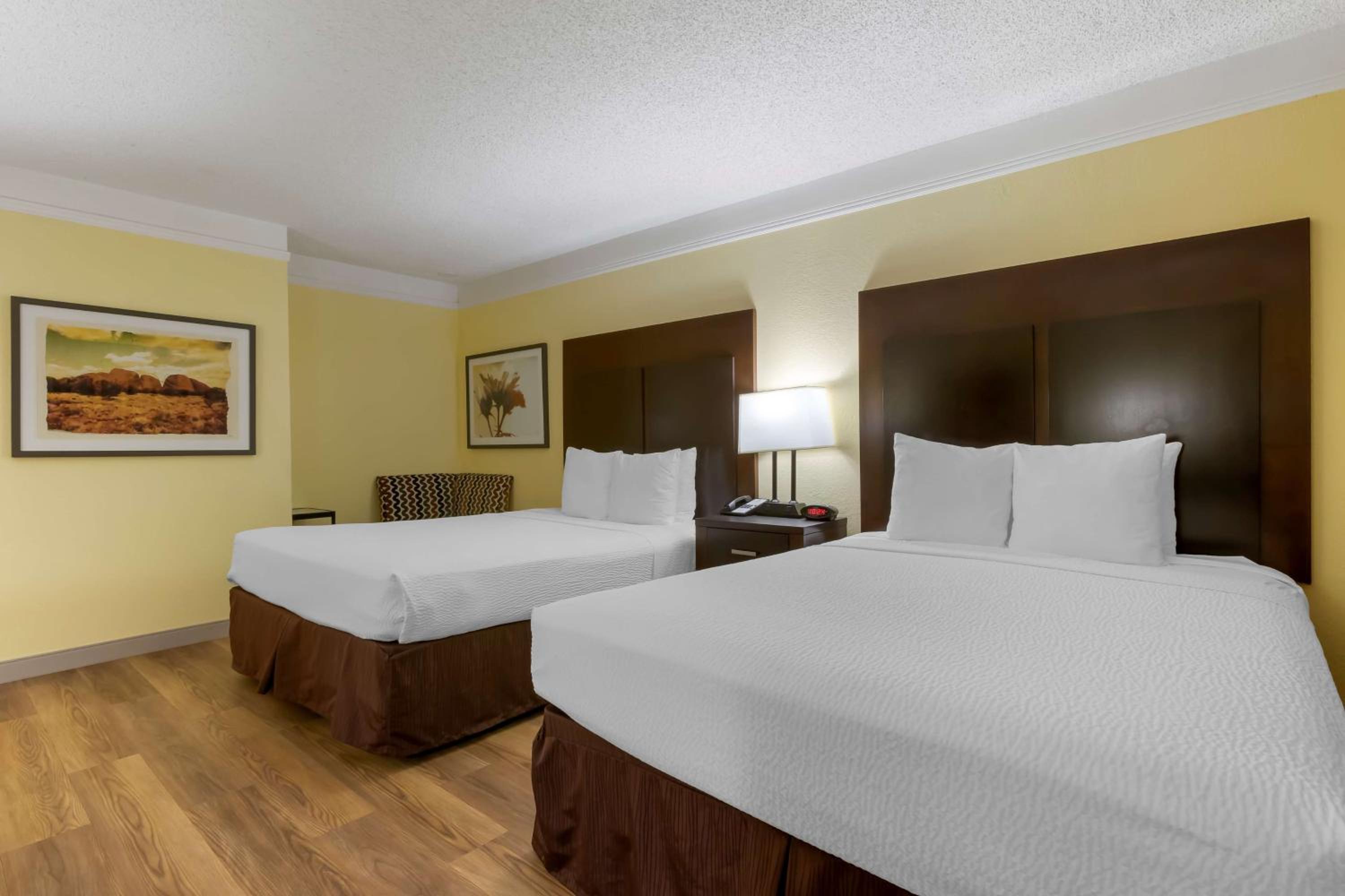Queen Room with Two Queen Beds - Photo 1