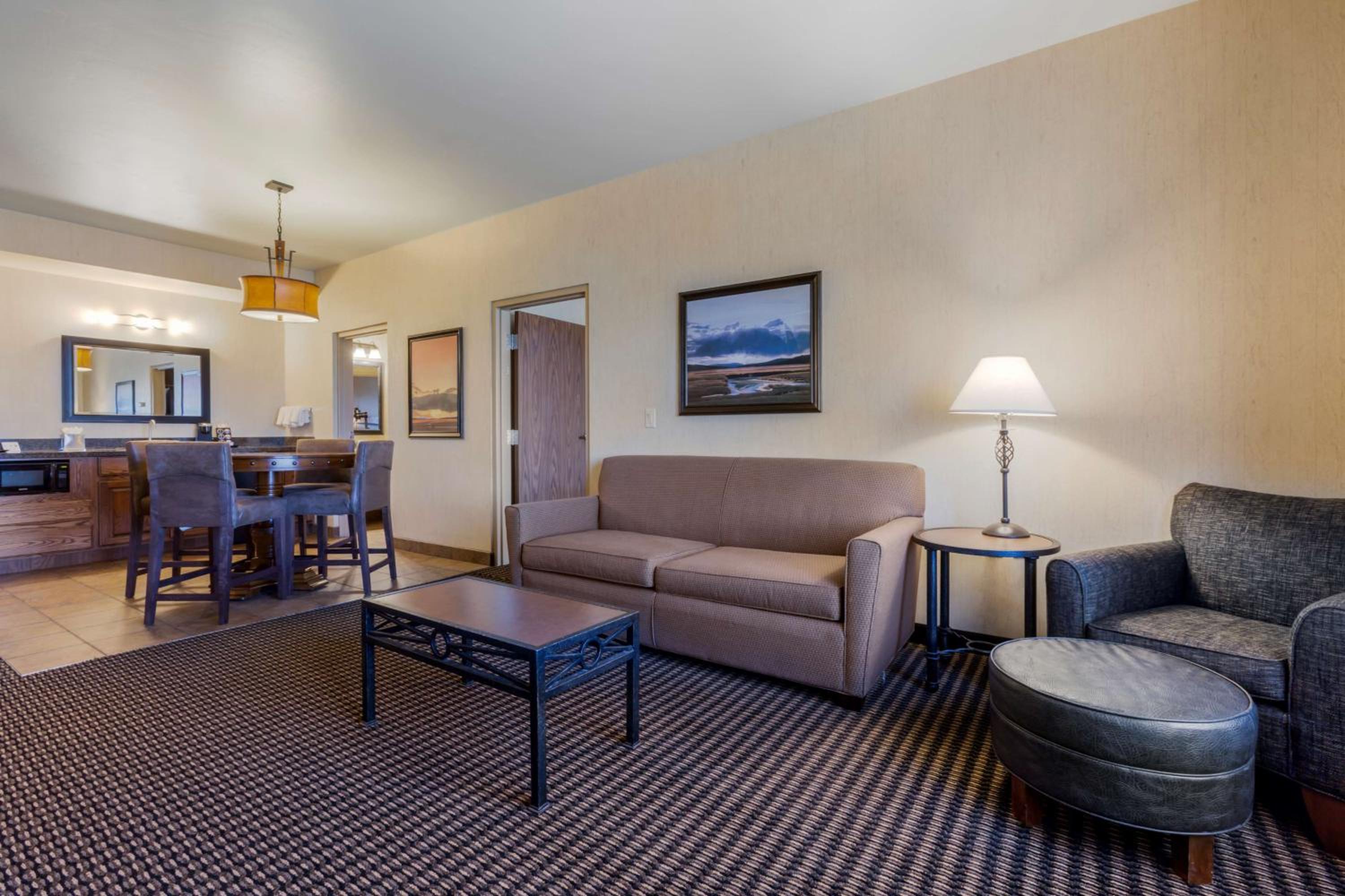 King Suite with Sofa Bed - Non Smoking - Photo 1