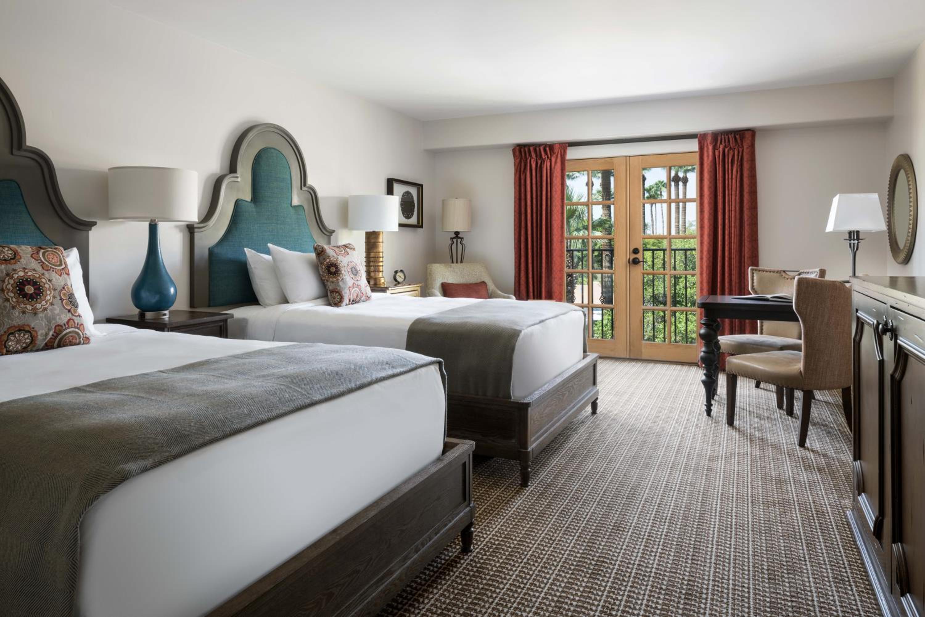 Double Room with Two Double Beds - Photo 2