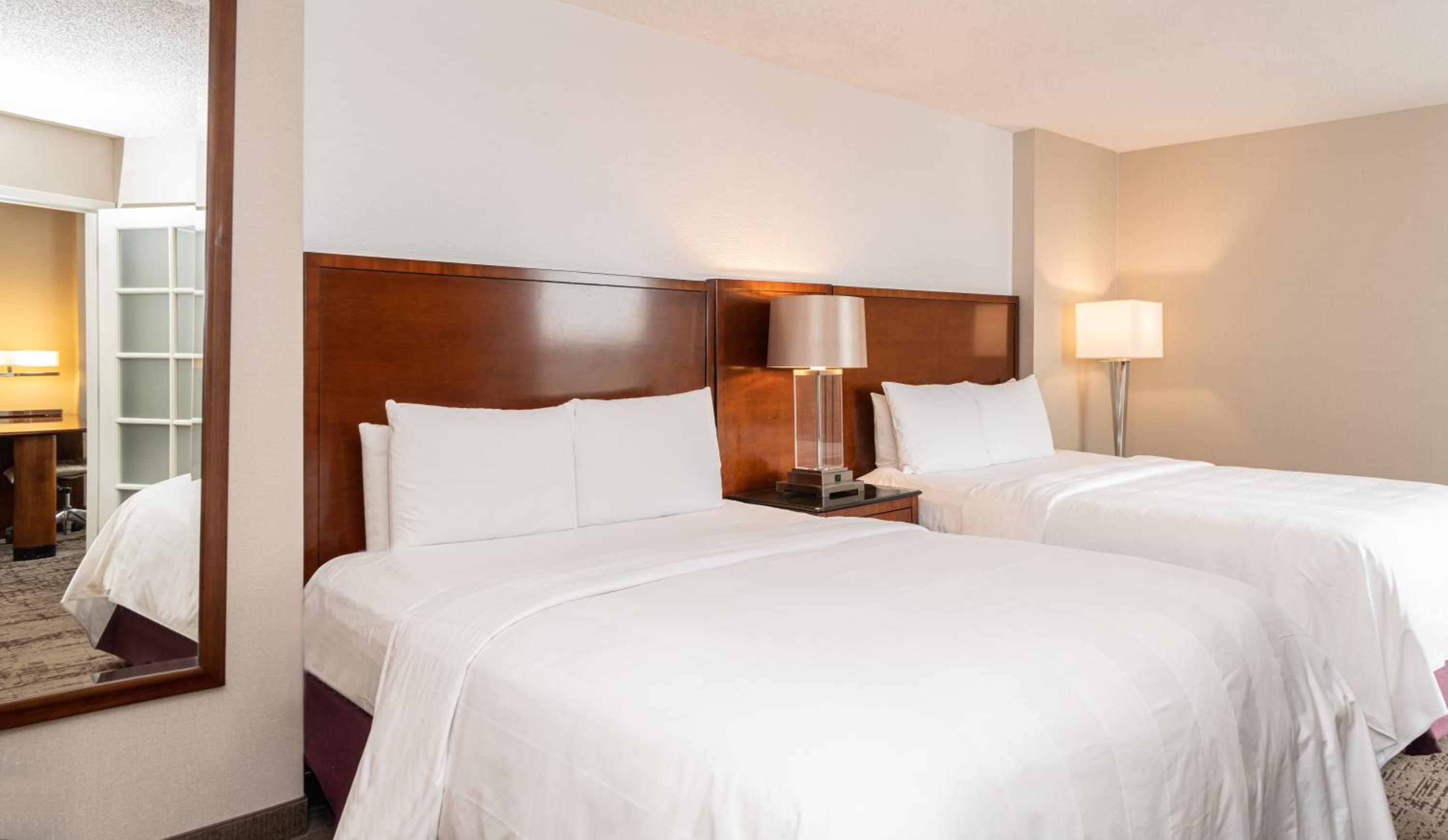 Suite with Two Queen Beds - Photo 5