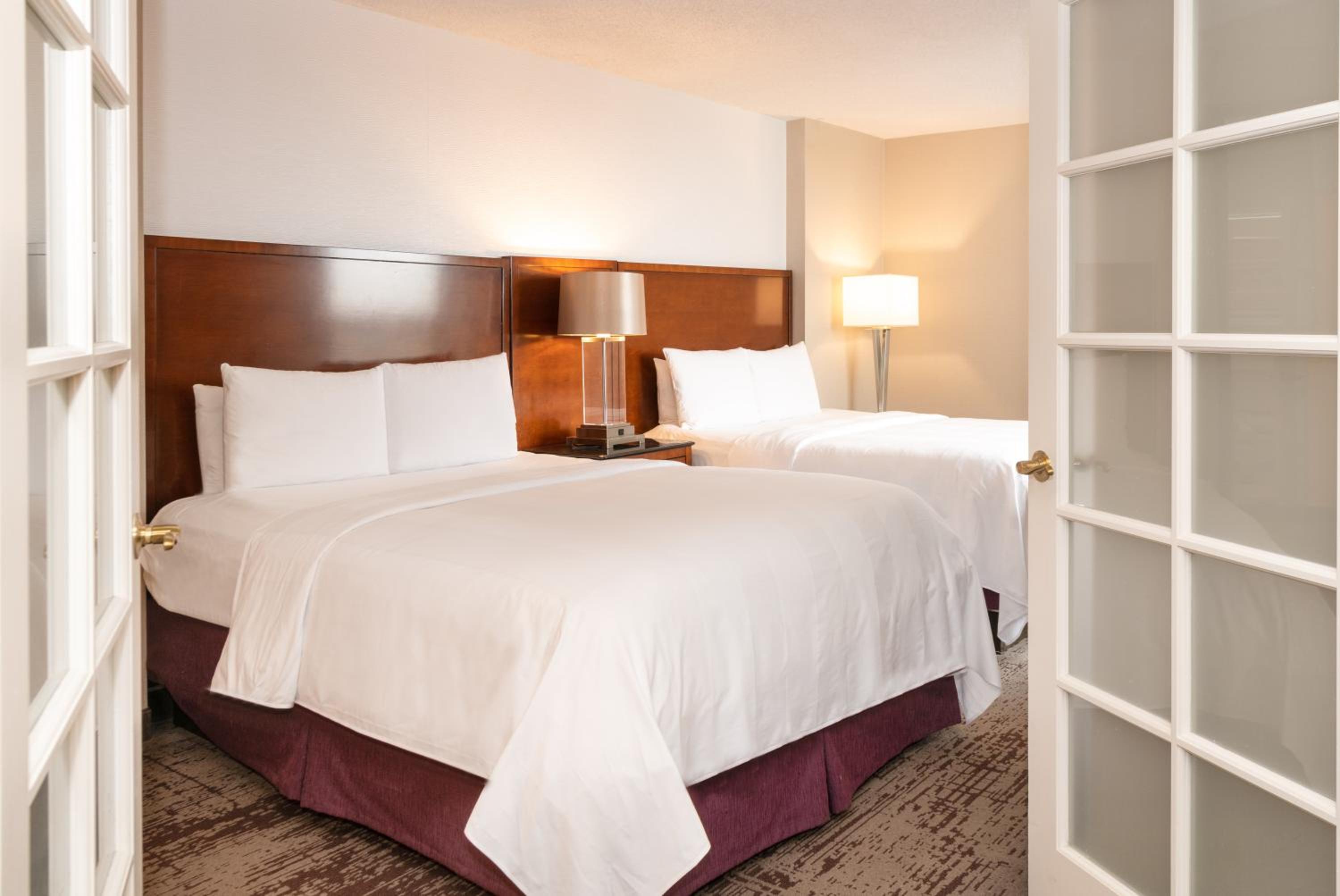 Suite with Two Queen Beds - Photo 4
