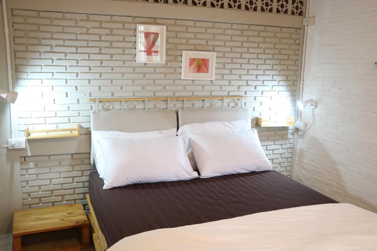 Standard Queen Room photo 2