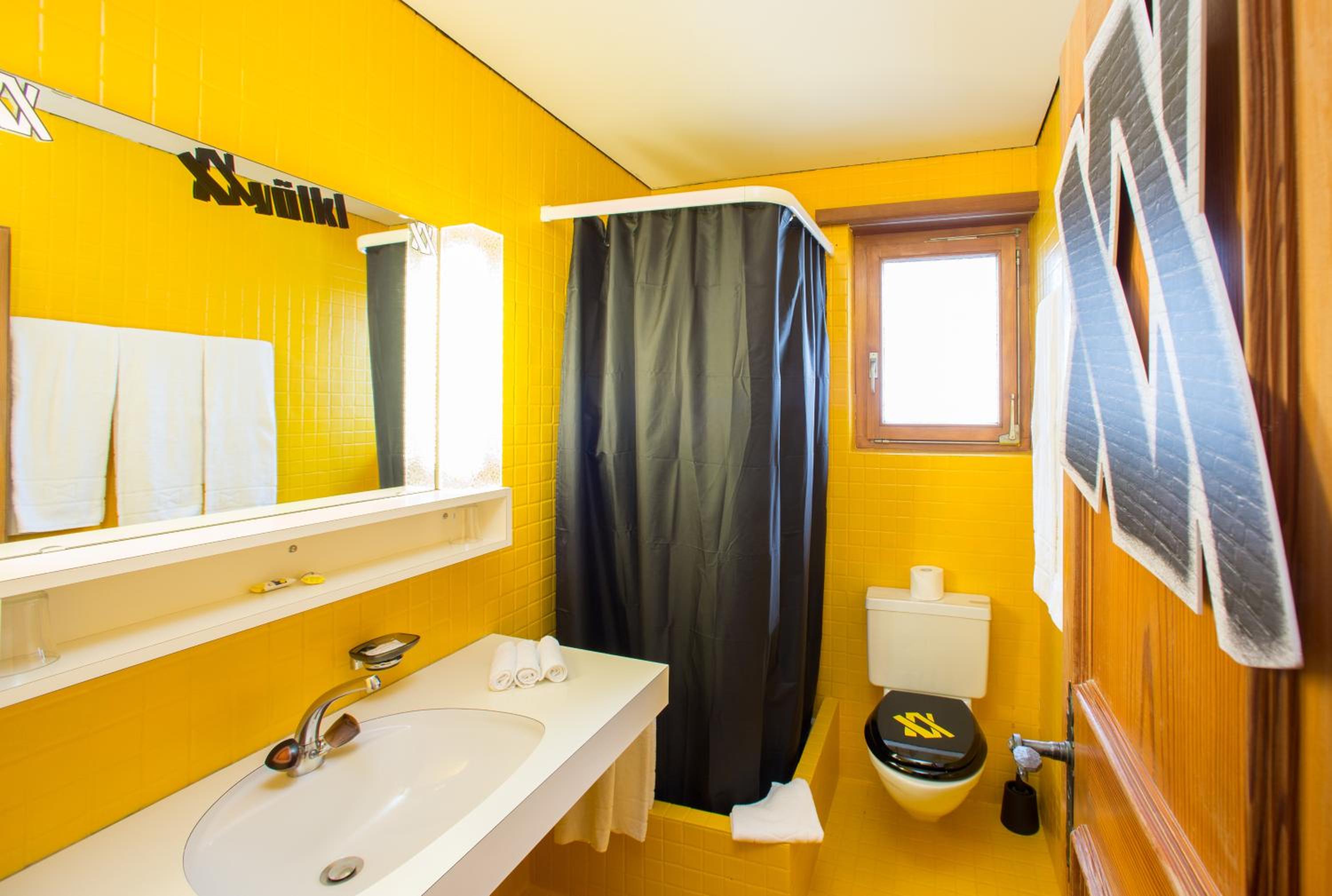 Double Room with Balcony - Photo 6