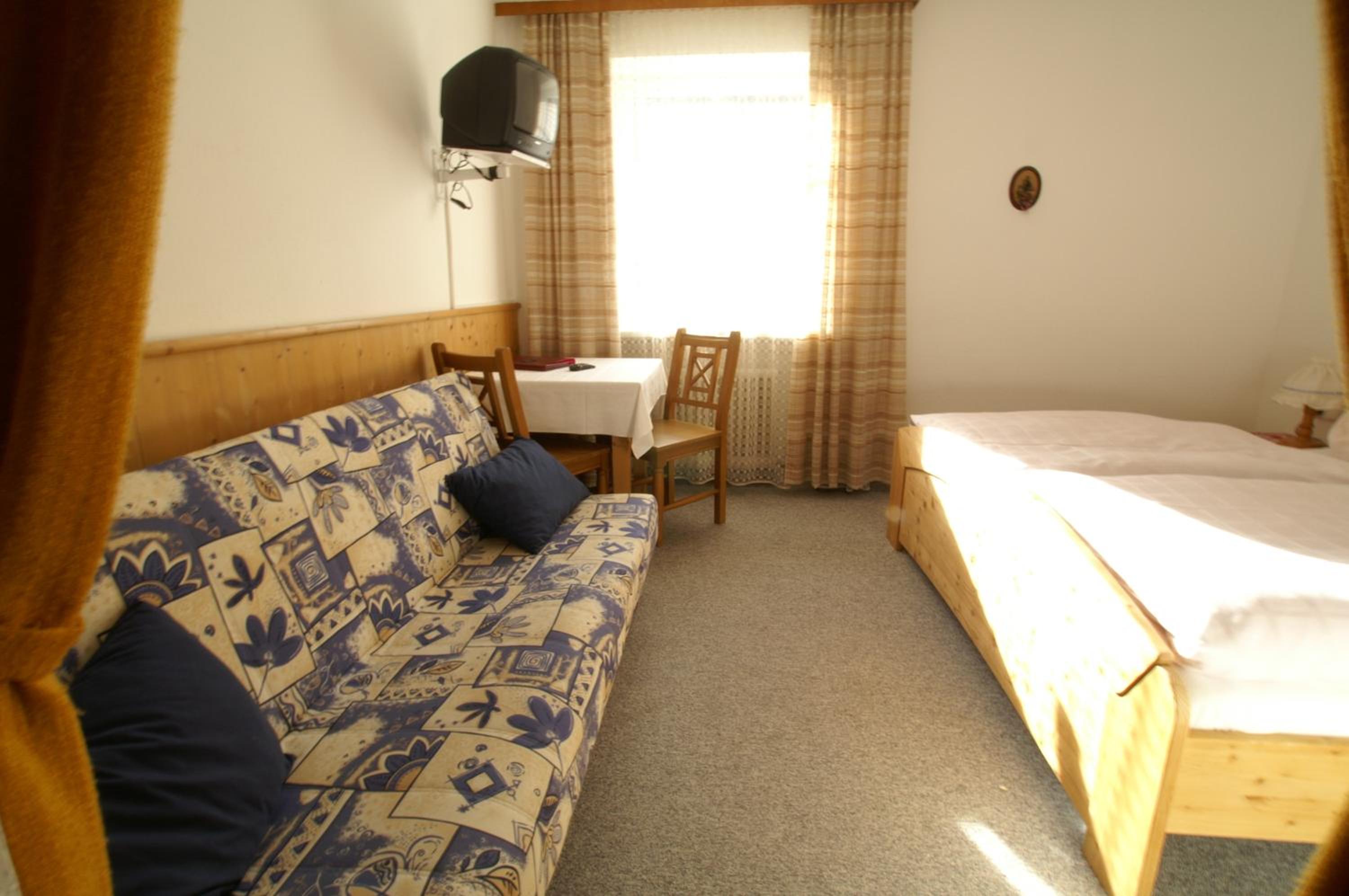 Twin Room - Photo 1