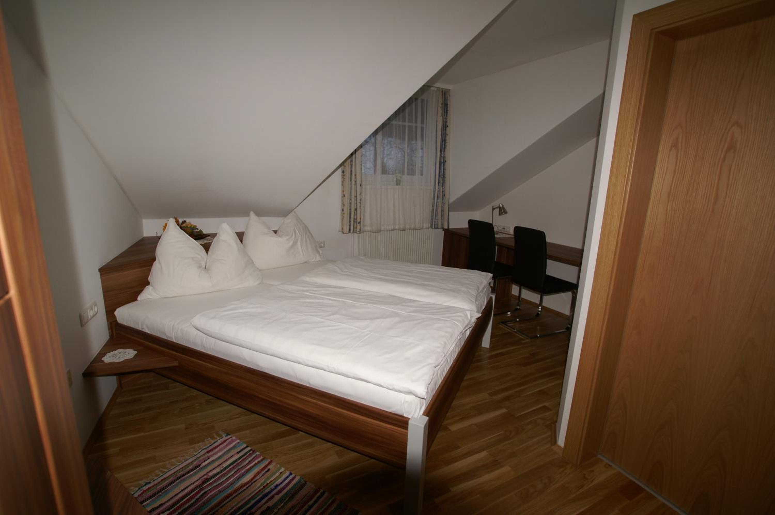 Double Room - Photo 2