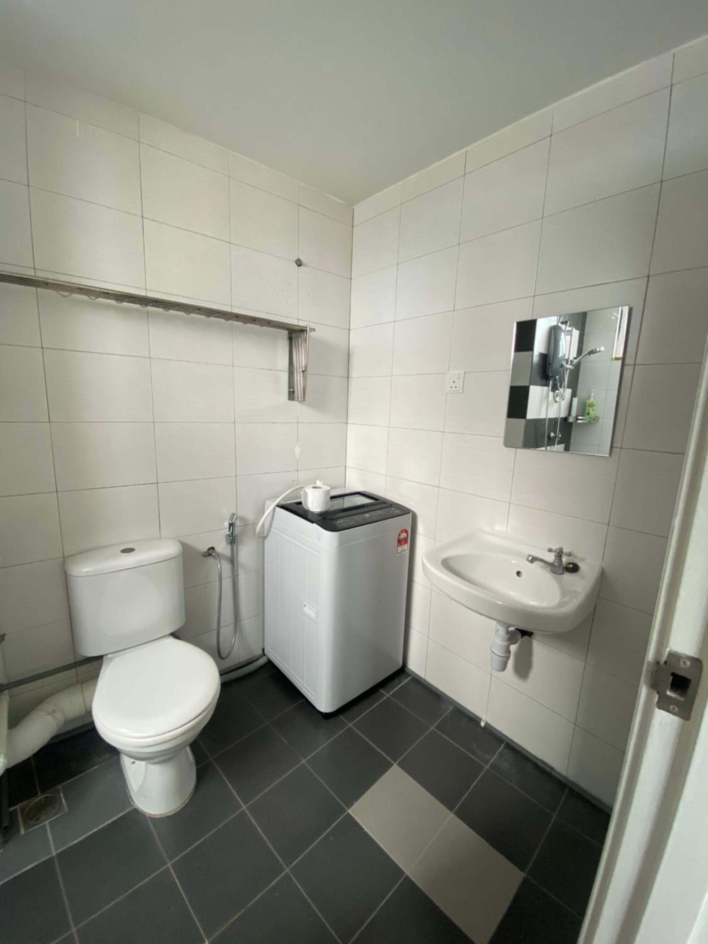 One-Bedroom Apartment photo 2