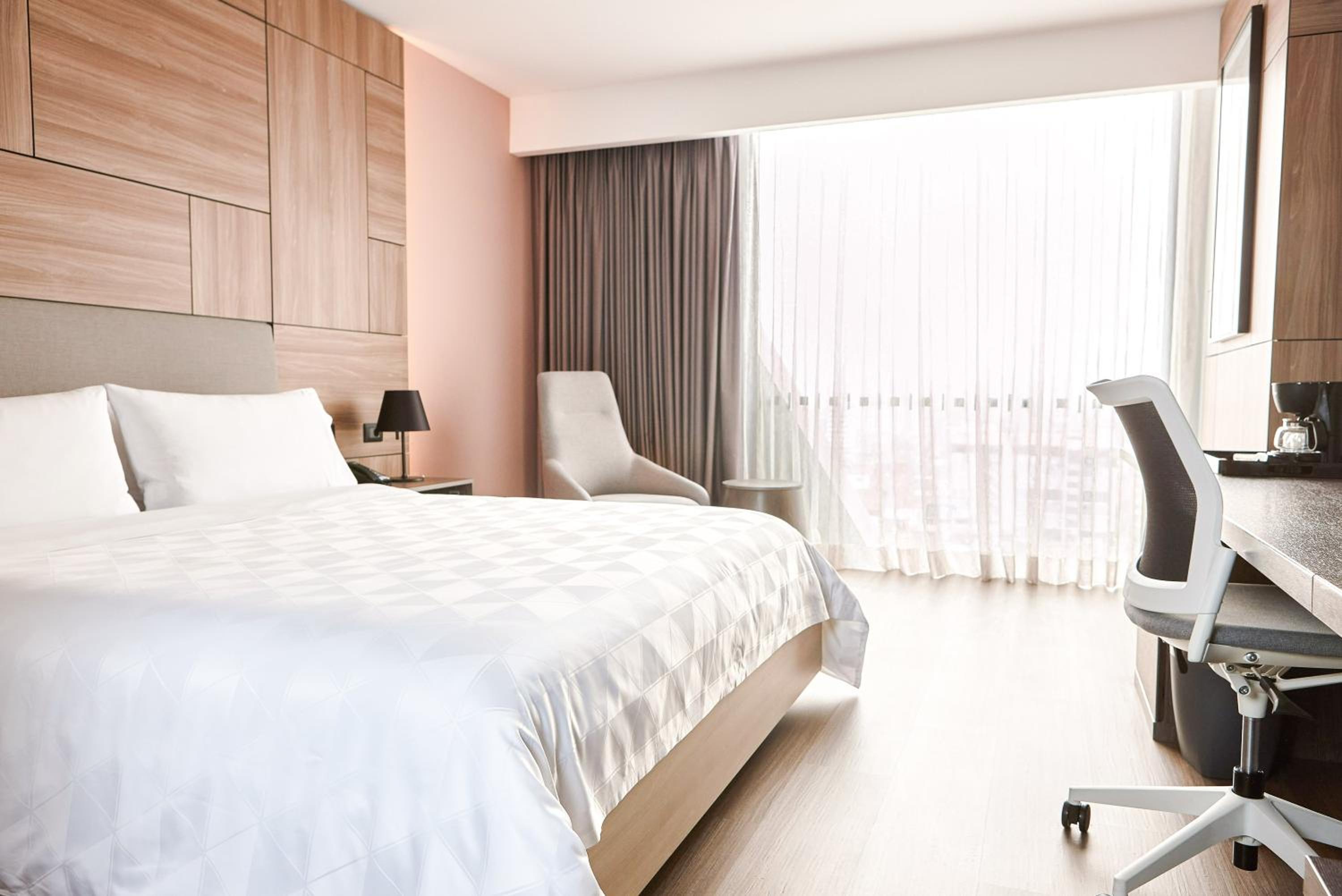 Standard King Room - Photo 1